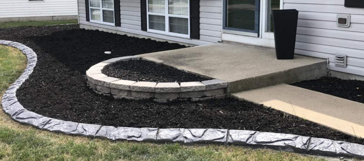Landscape curbing completed in Dixon, Illinois.