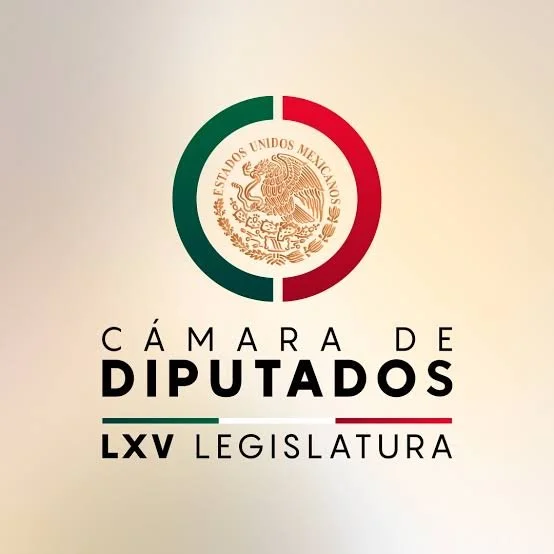 Logotipo de la Cámara de Diputados de México con la leyenda 'LXV Legislatura' y un símbolo del escudo mexicano, en colores verde, blanco y rojo.