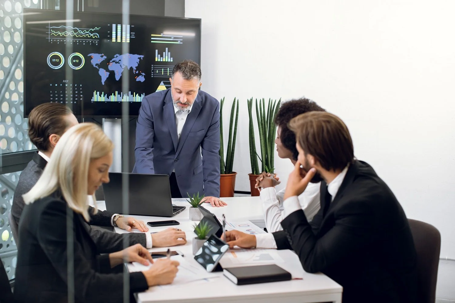 The Expert’s Dilemma: How CISOs Can Bridge the Gap Between Technical Brilliance and Executive Impact