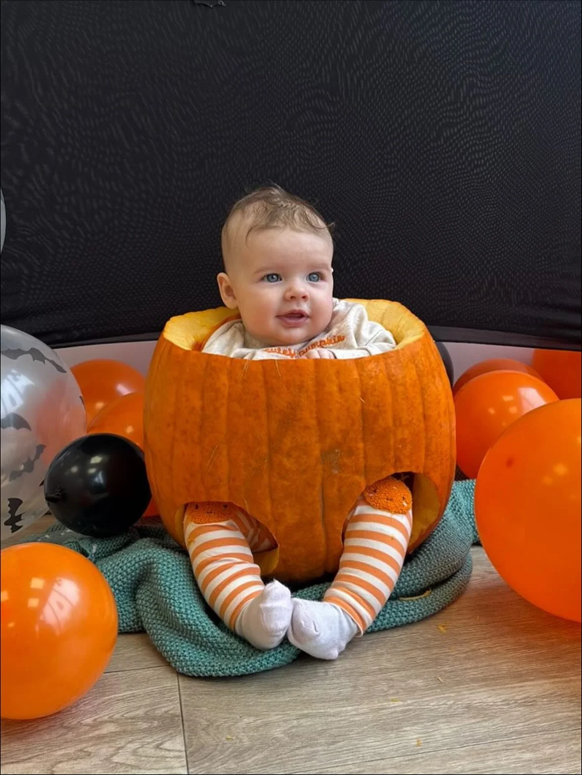 🎃✨ CUTEST. PUMPKIN. PARTY. EVER. ✨🎃

Huge thank you to everyone who came out (and sold out!) our Cutest Pumpkin in the Patch party! 🧡 

I&rsquo;ve officially stuffed more babies in pumpkins and painted more baby butt cheeks than I ever thought hum