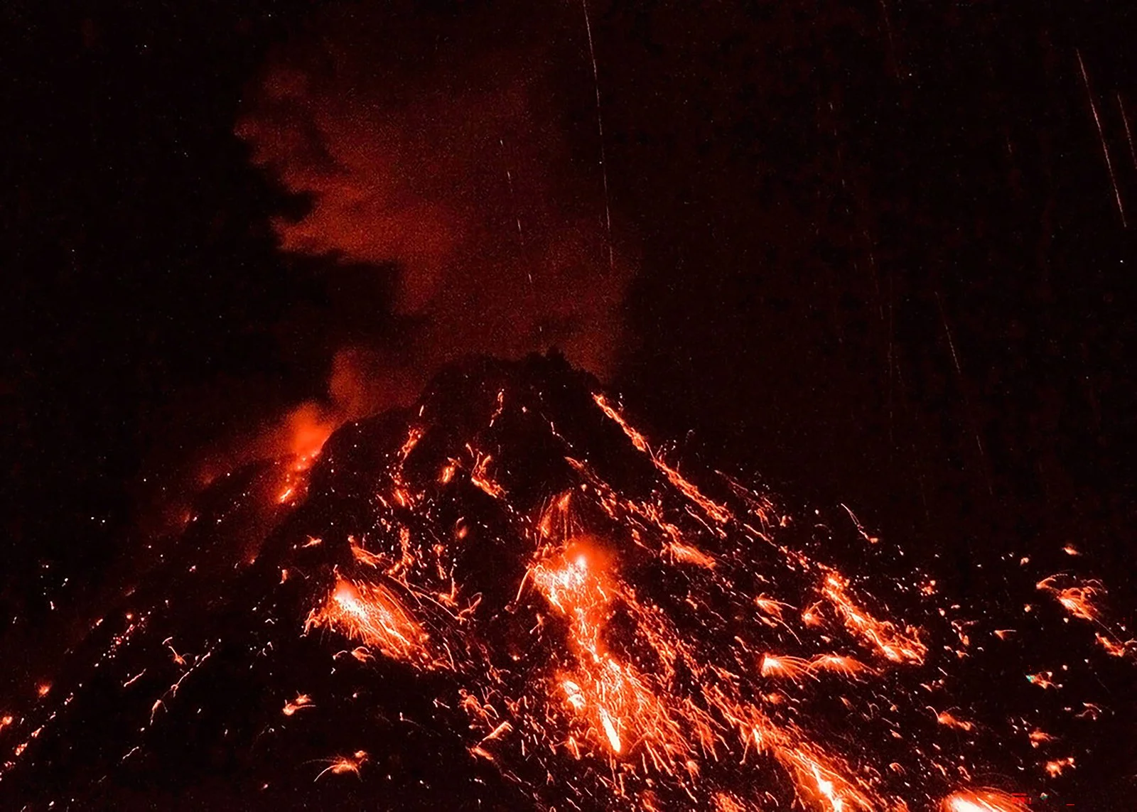 Print Color or B&W Nature
  3rd Place 
  Arenal Volcano Erupting  by  Jack Roper 