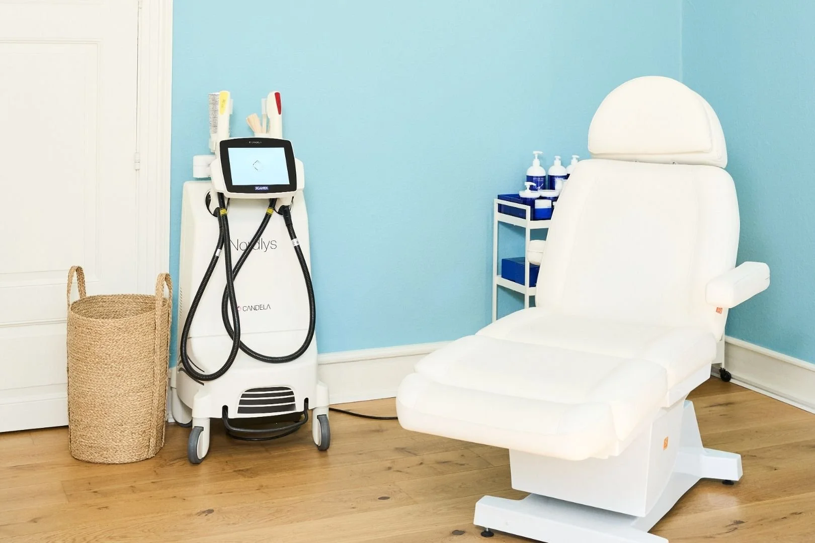 Roligt og indbydende behandlerområde hos Visage Studio kosmetisk klinik i Odense C