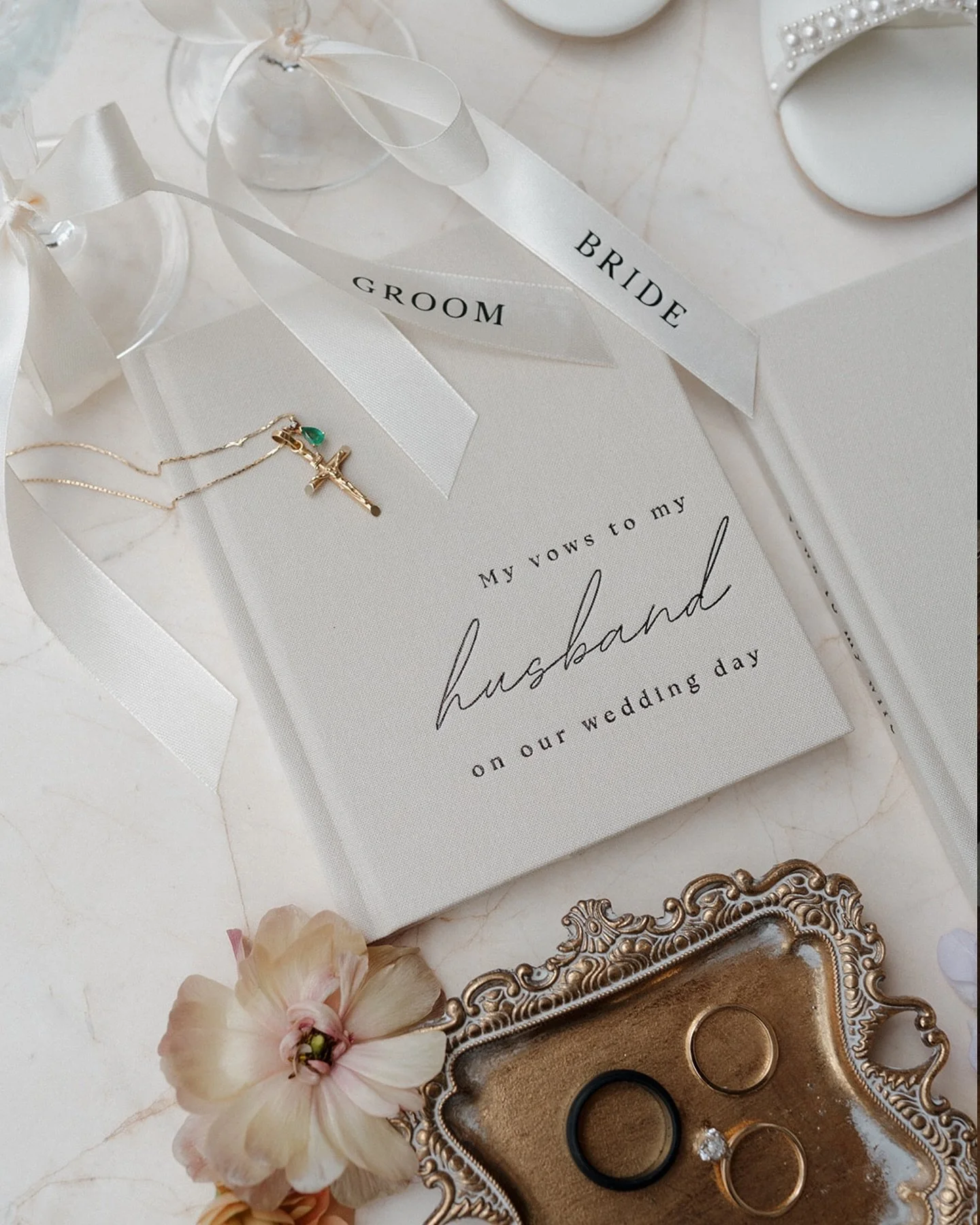 What makes a wedding "timeless"?
// to me, I don't think timeless has anything to do with style. It's not about the colors you choose, the flowers you pick, the dress you wear, or how your photographer edits.

Timelessness is a feeling. It'