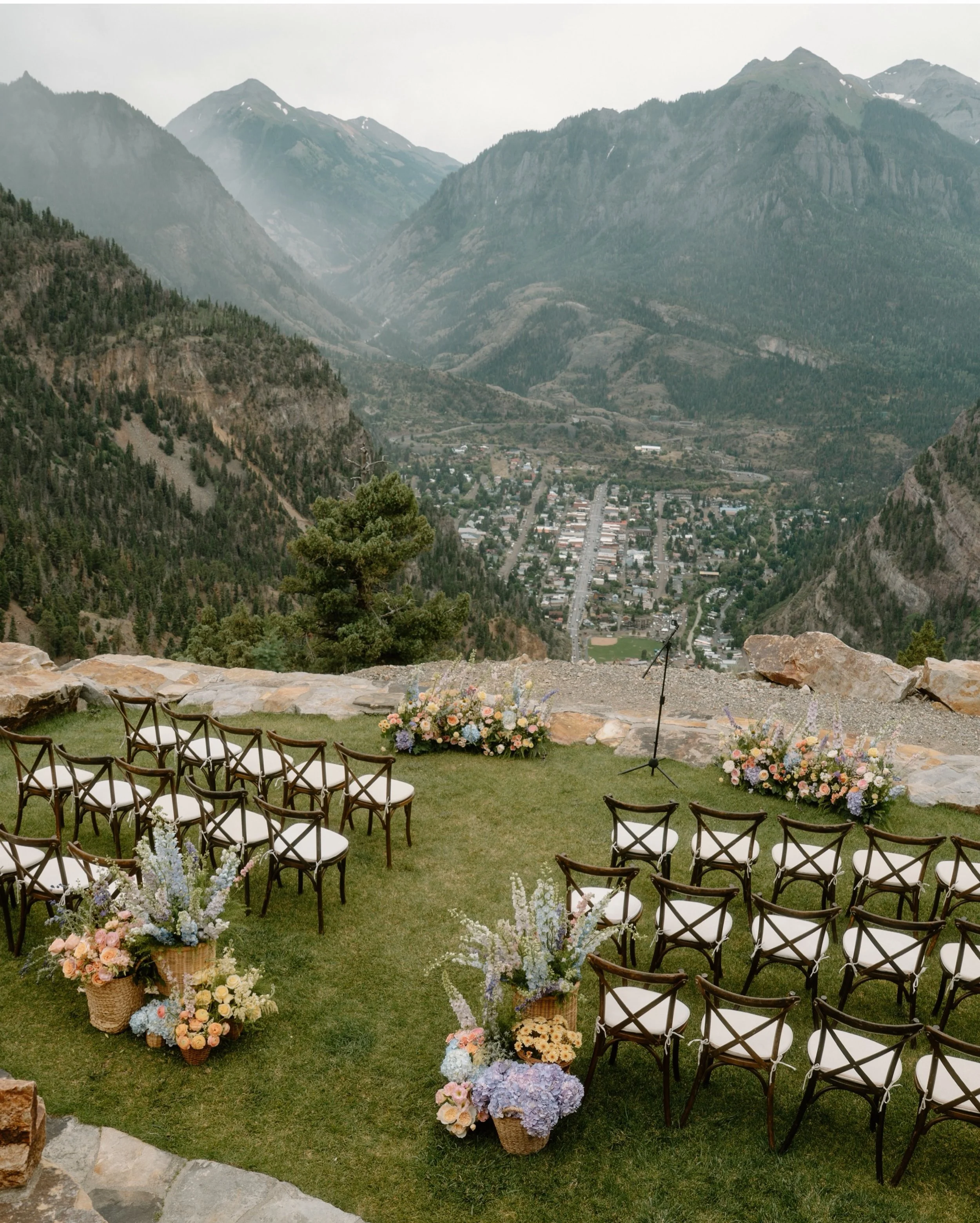 t -31 days until we are back in this magical place to celebrate the best love stories 🤍🏔️🌲

Wedding Planner | Colorado Micro Wedding | Ouray Colorado