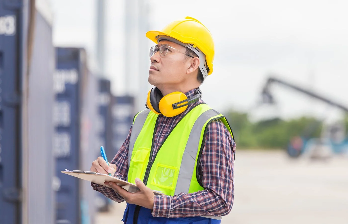 Construction employee covered by workers compensation insurance in Redding, CA