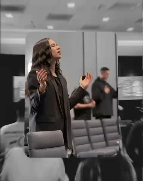 What a Sunday!
God&rsquo;s presence visited us in a powerful way, the Word aligned our hearts, and the Holy Spirit brought life, direction, and renewal.
Every song, every prayer, every moment&hellip; everything pointed to what He is doing among us. ?