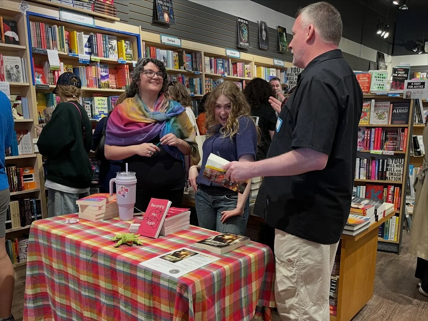 Book signing 📚✍️🩷