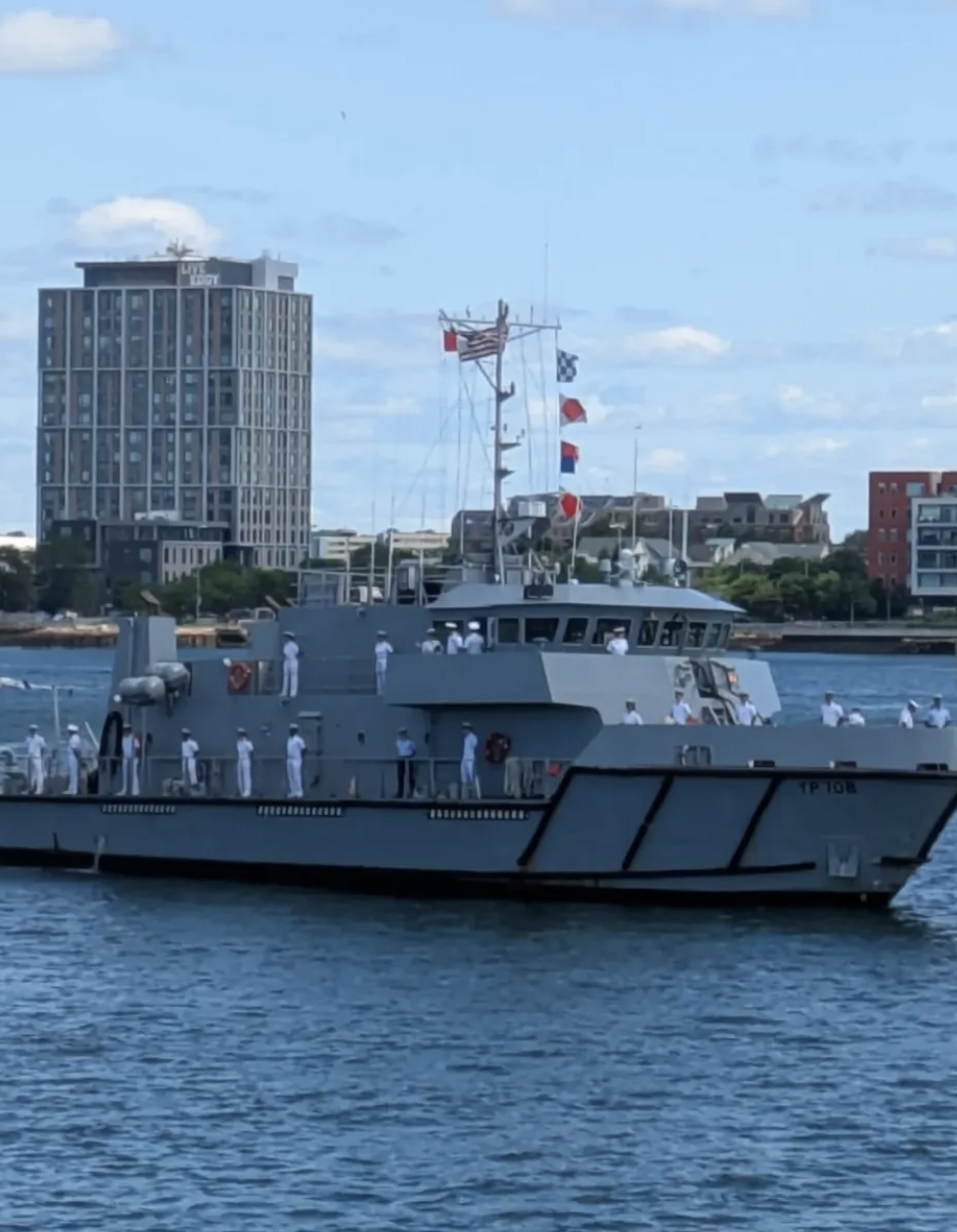 Old Ironsides on the move. -@dreamingofdesigns
