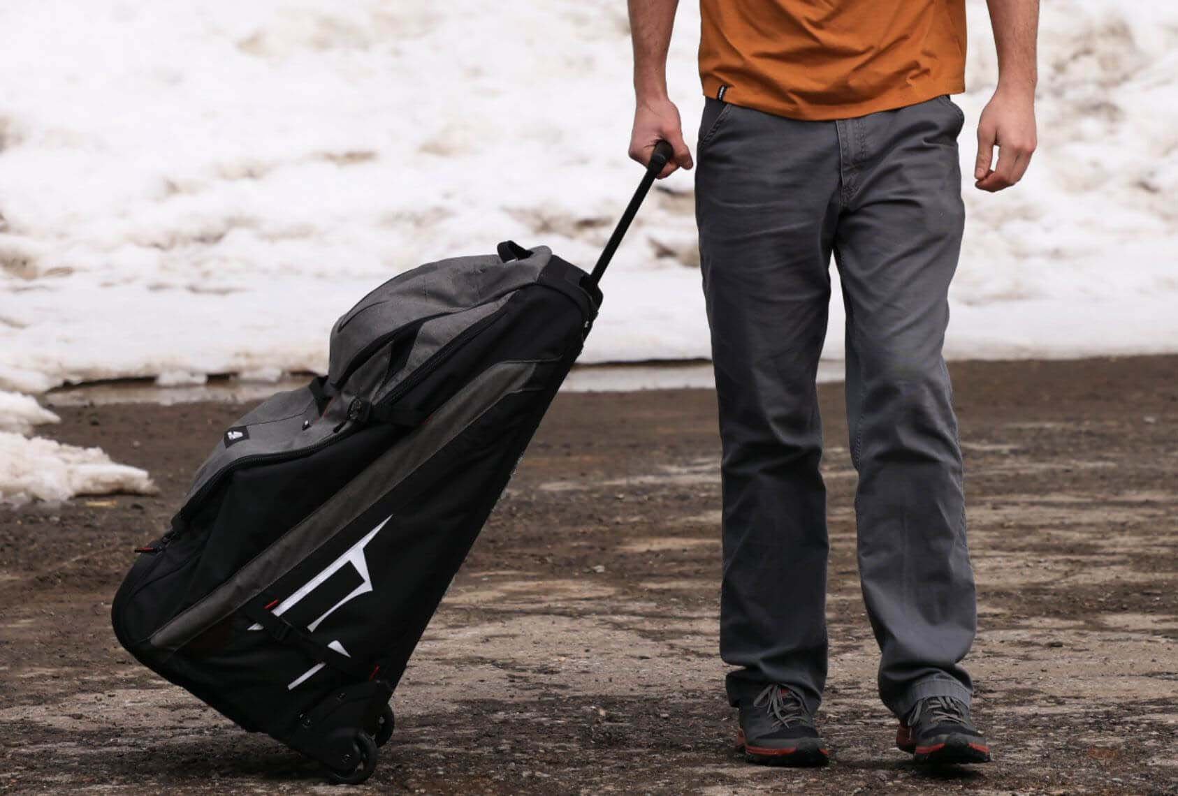 w24-509-snow-luggage_copy_1686x.jpg