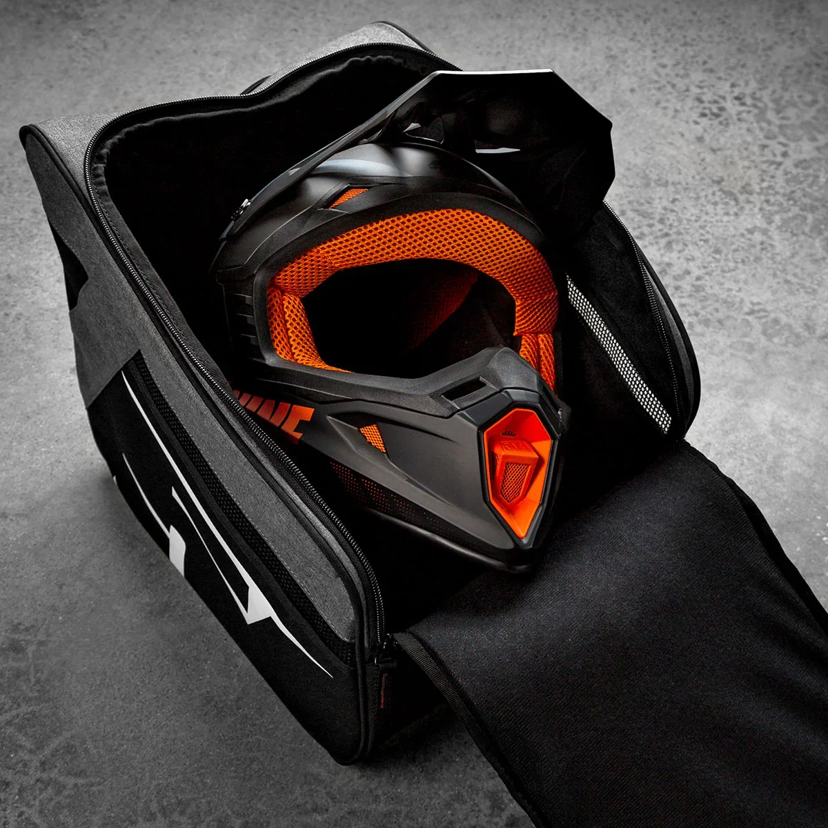 pro-helmet-bag_HeatherGrey.03.webp