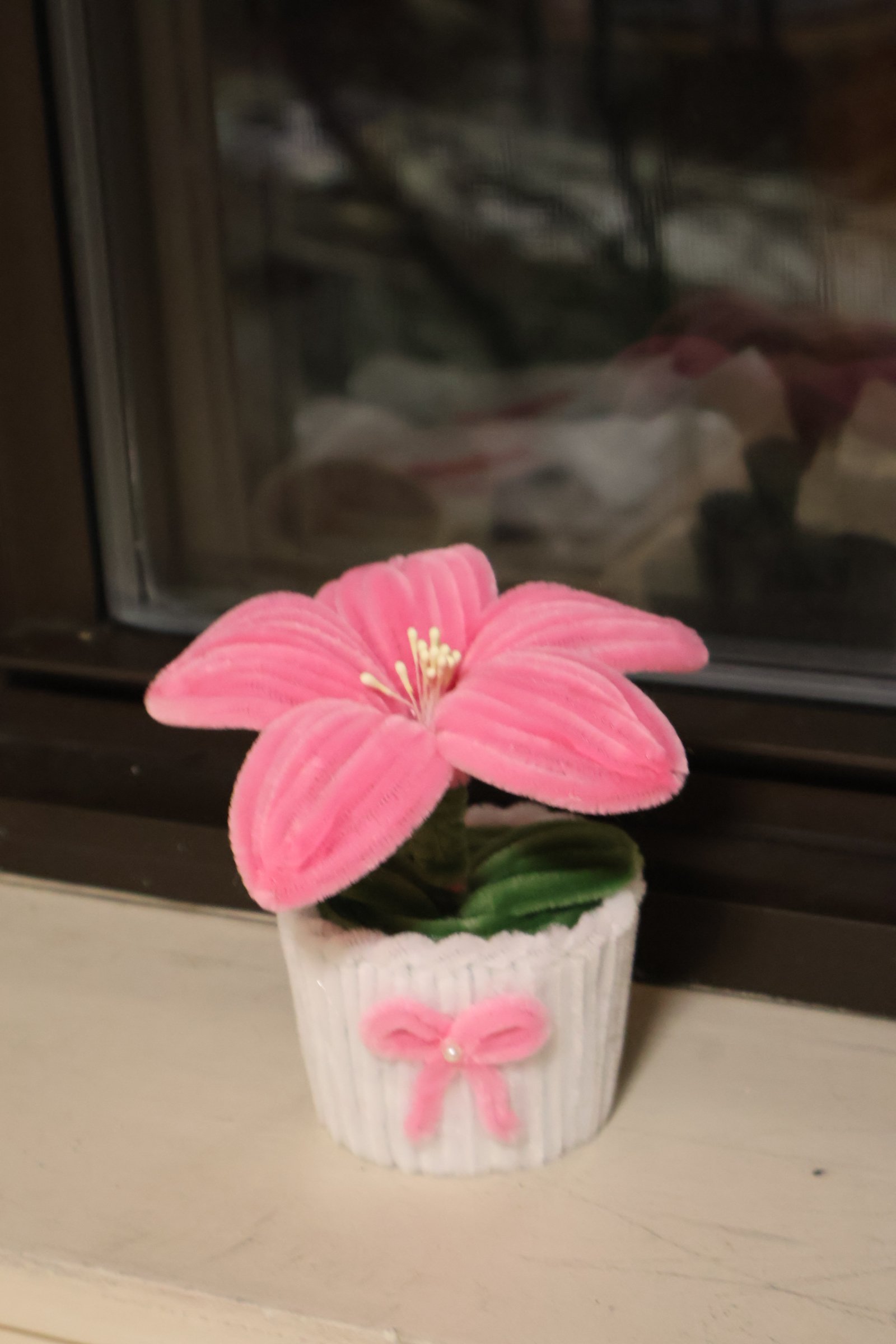 Pink Lily Flower Pot(2).jpg