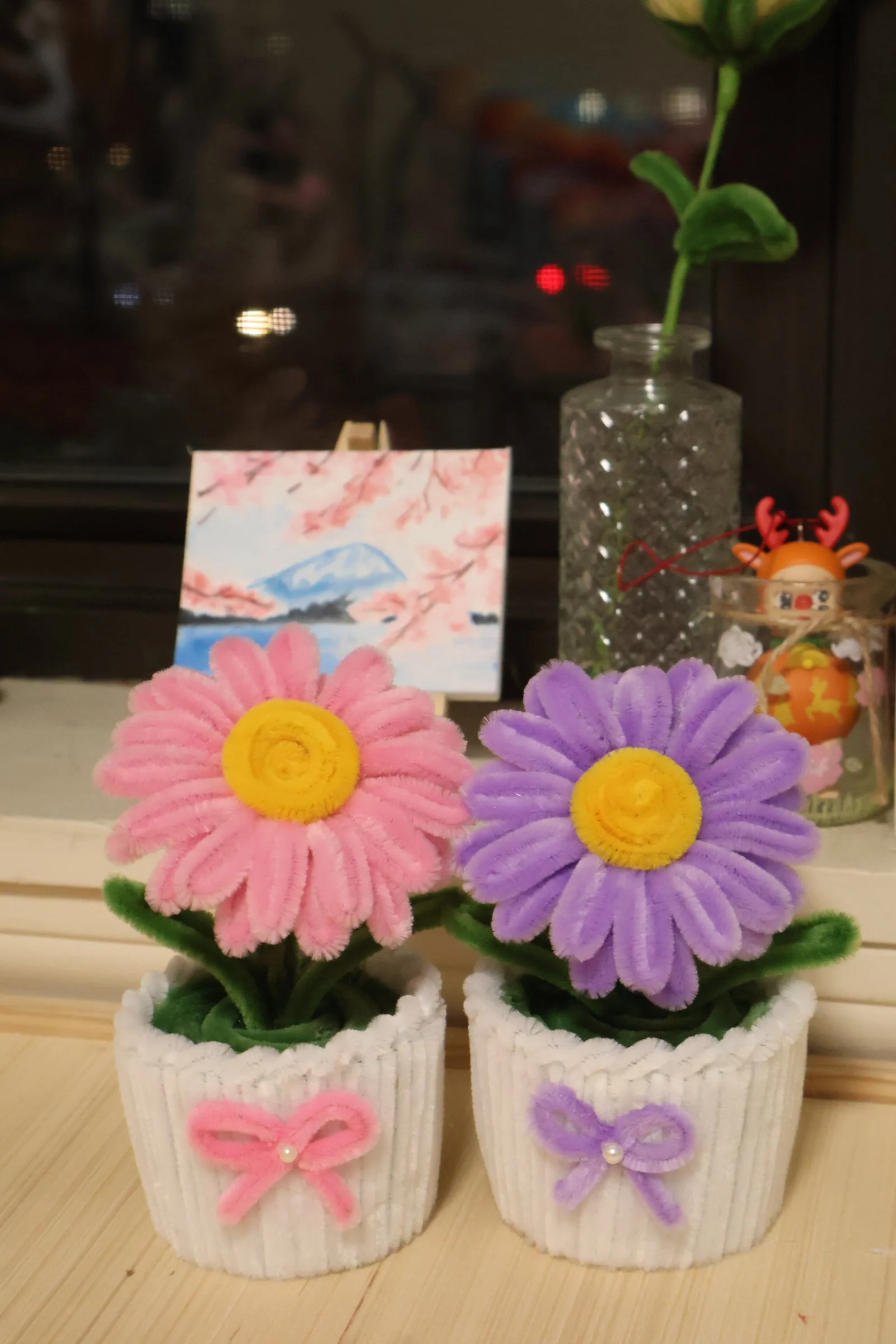 PIPE CLEANER PURPLE DAISY FLOWER POT
