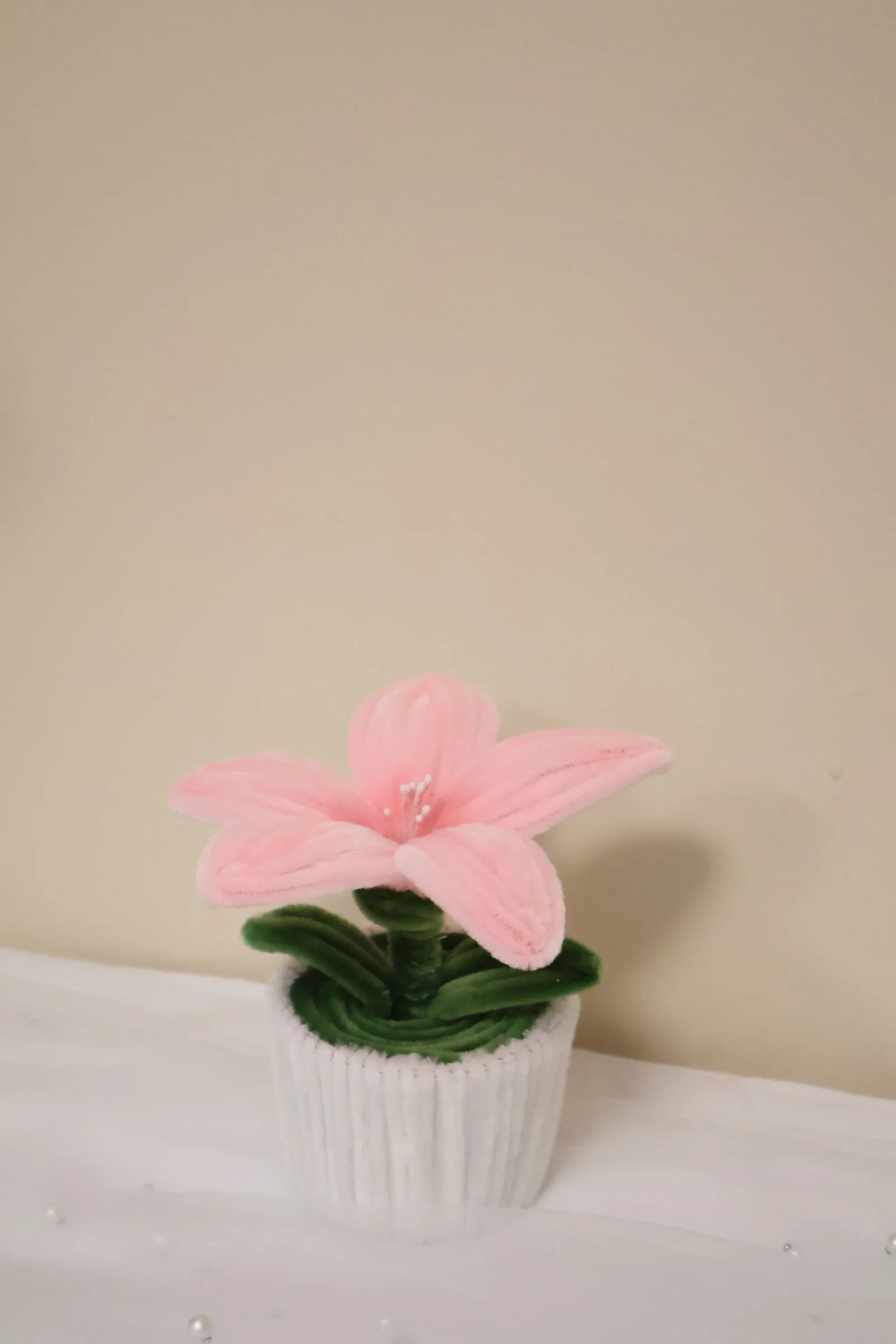 Pink Lily Flower Pot - Base White(1).jpg