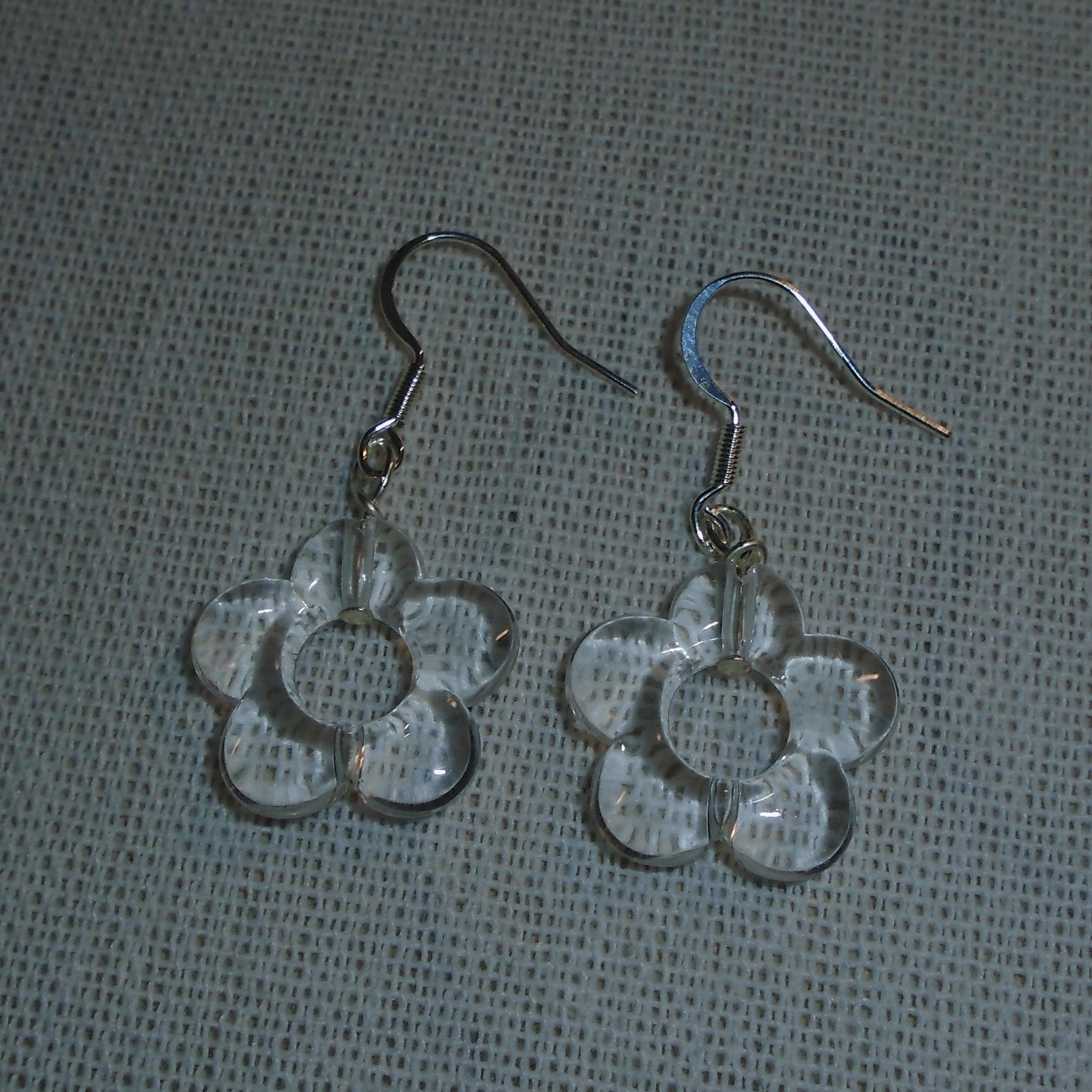 CLEAR FLOWER EARRINGS