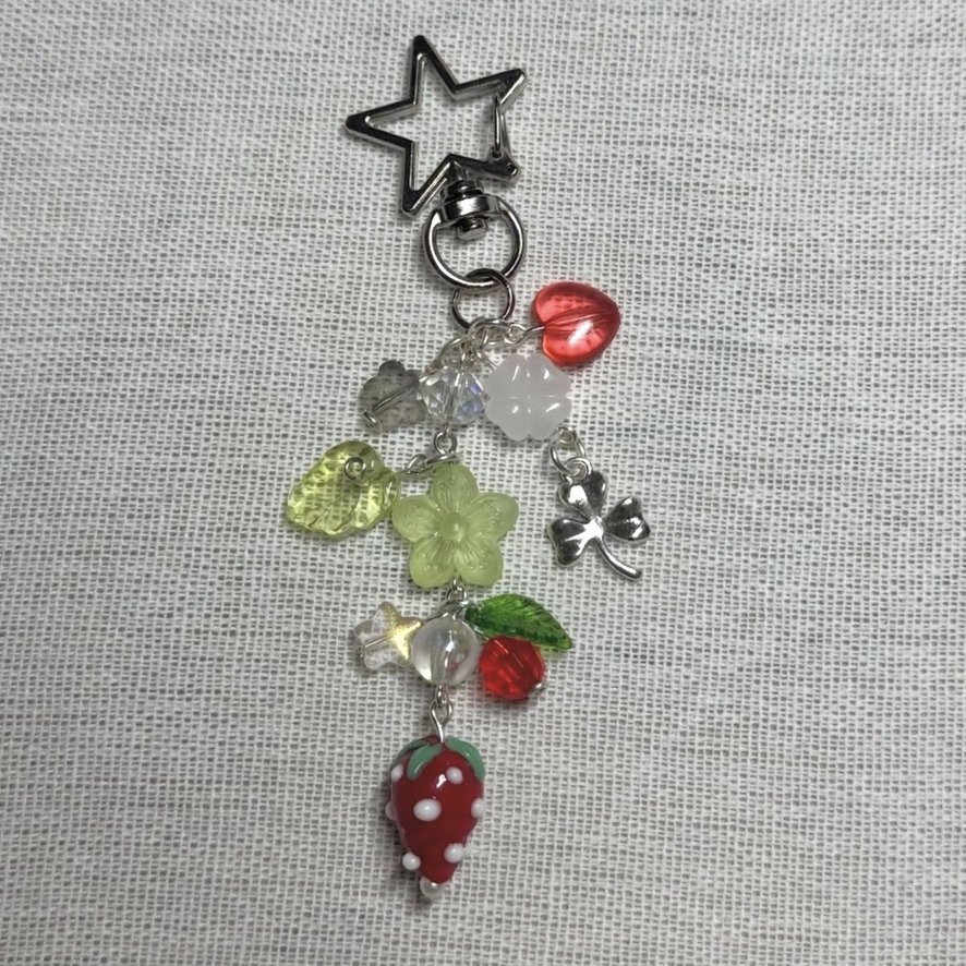 STRAWBERRY GARDEN BAG CHARM