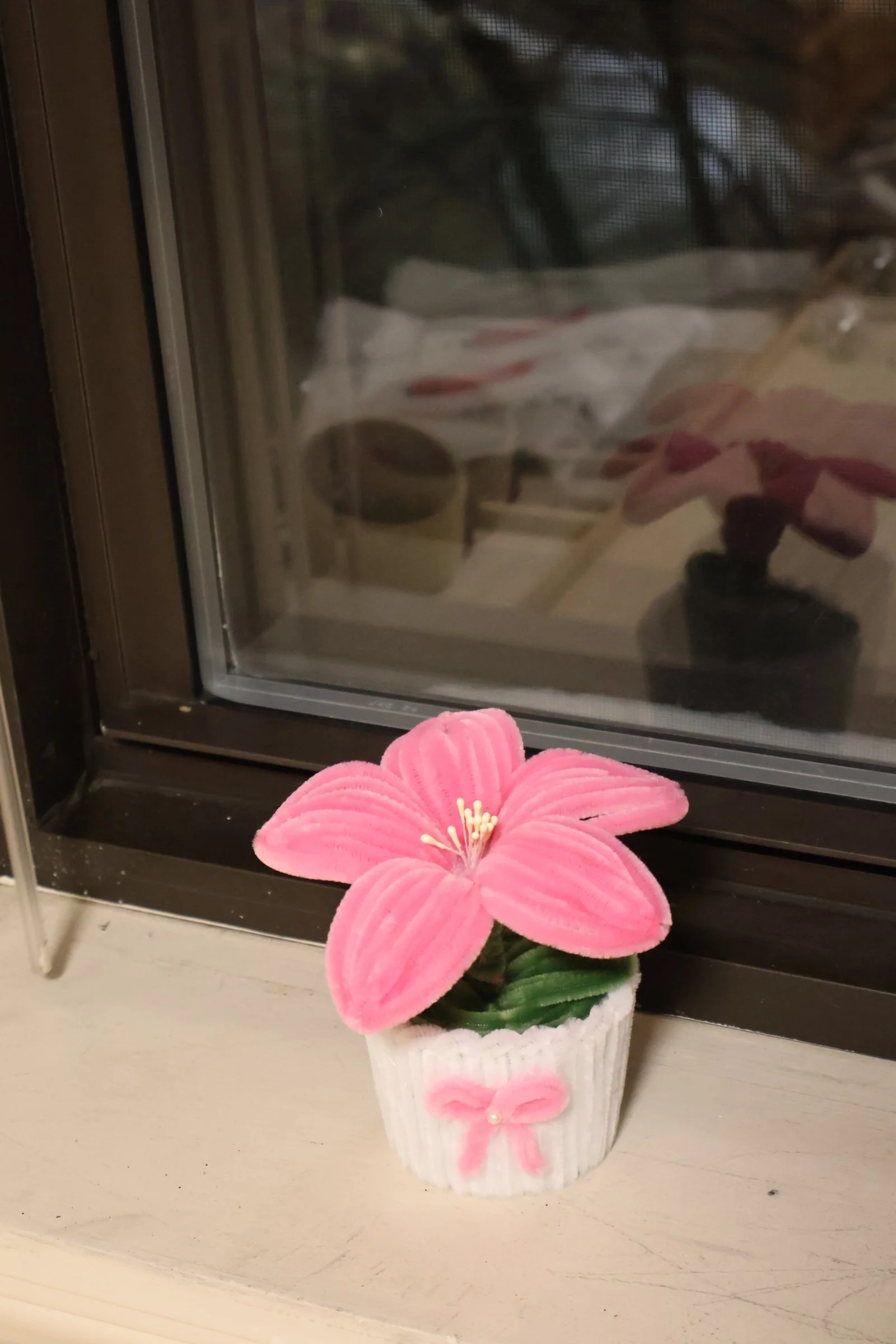 Pink Lily Flower Pot(1).jpg