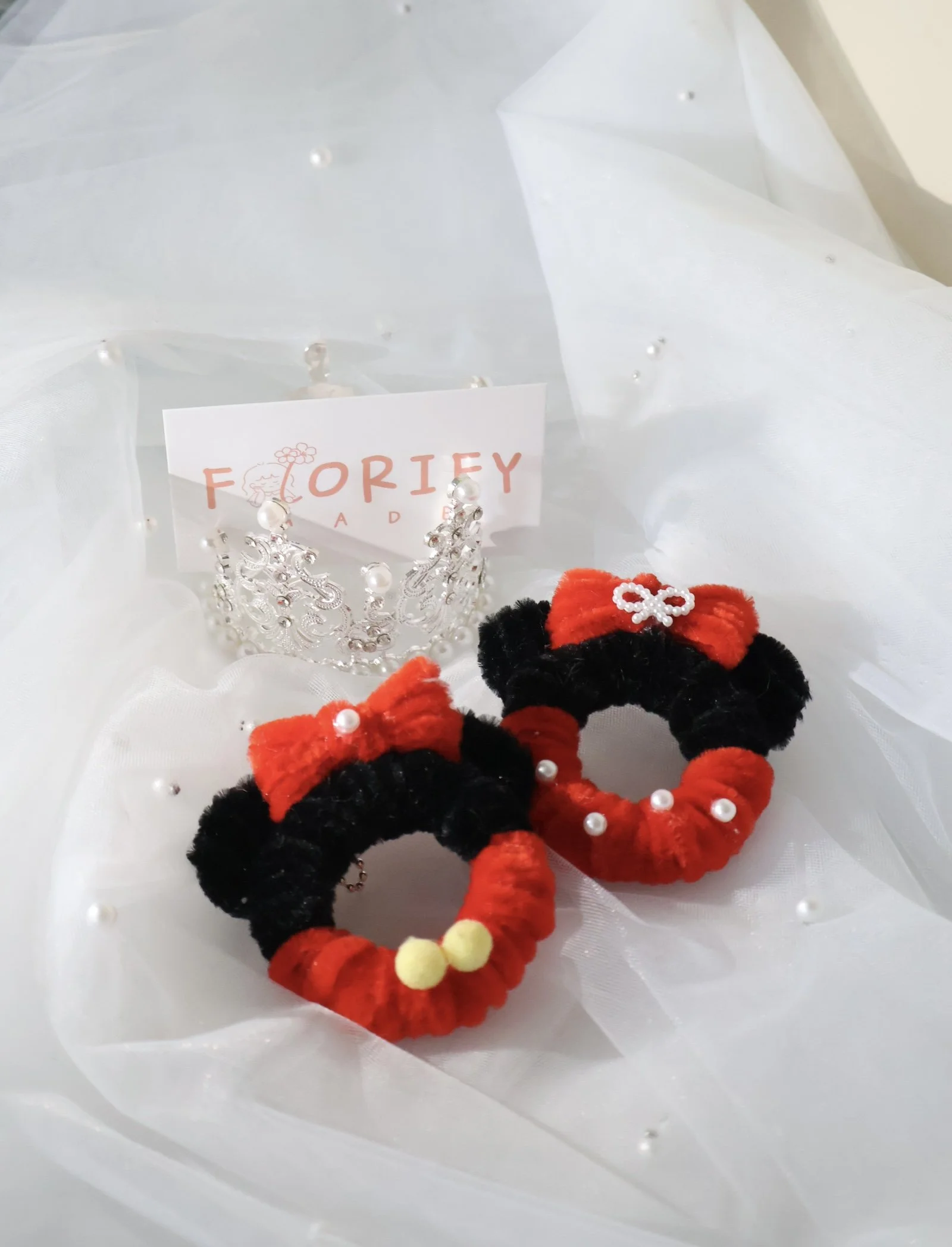 Cartoon Character Donut Keychain - Minnie_.jpg
