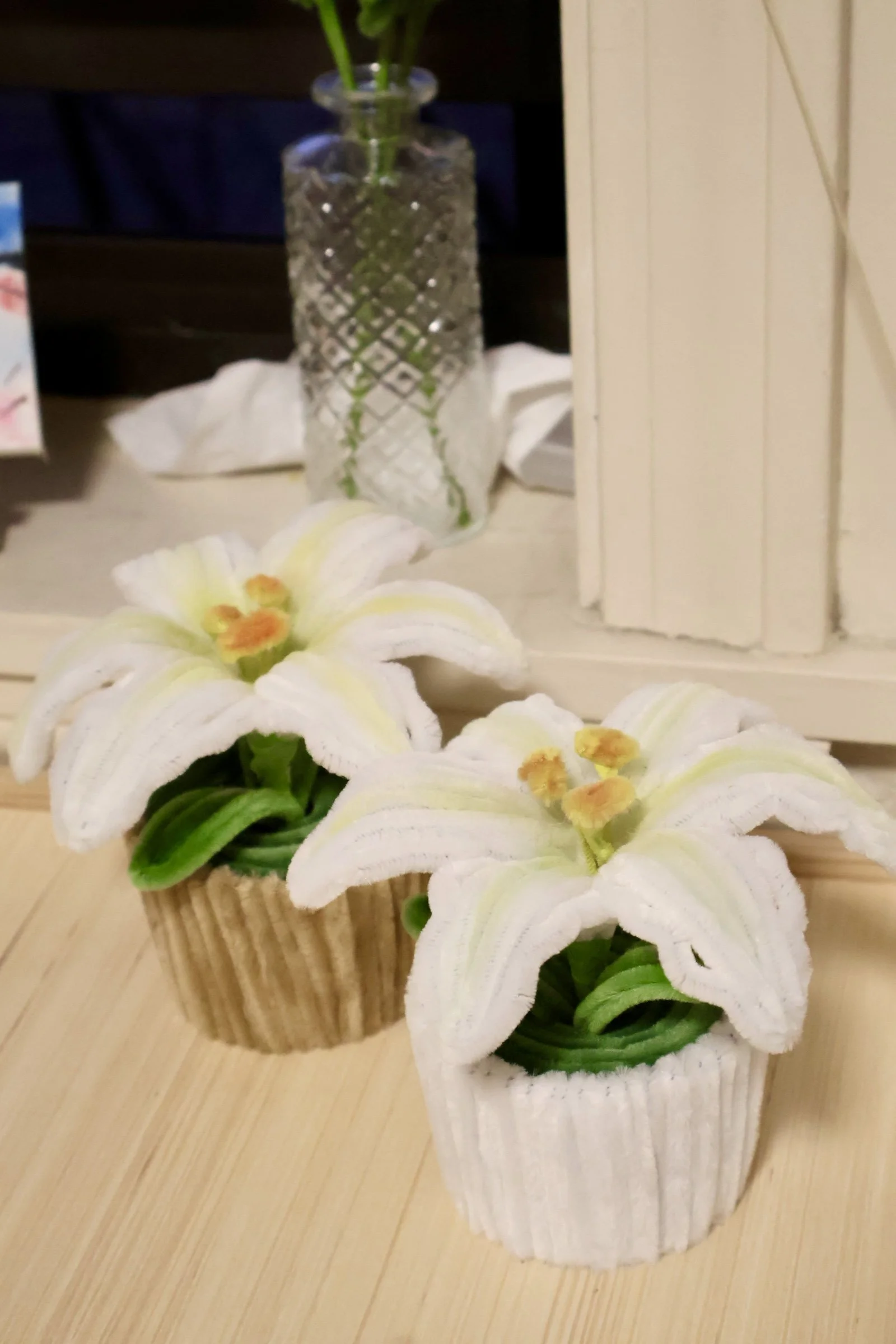 PIPE CLEANER WHITE TIGER LILY FLOWER POT