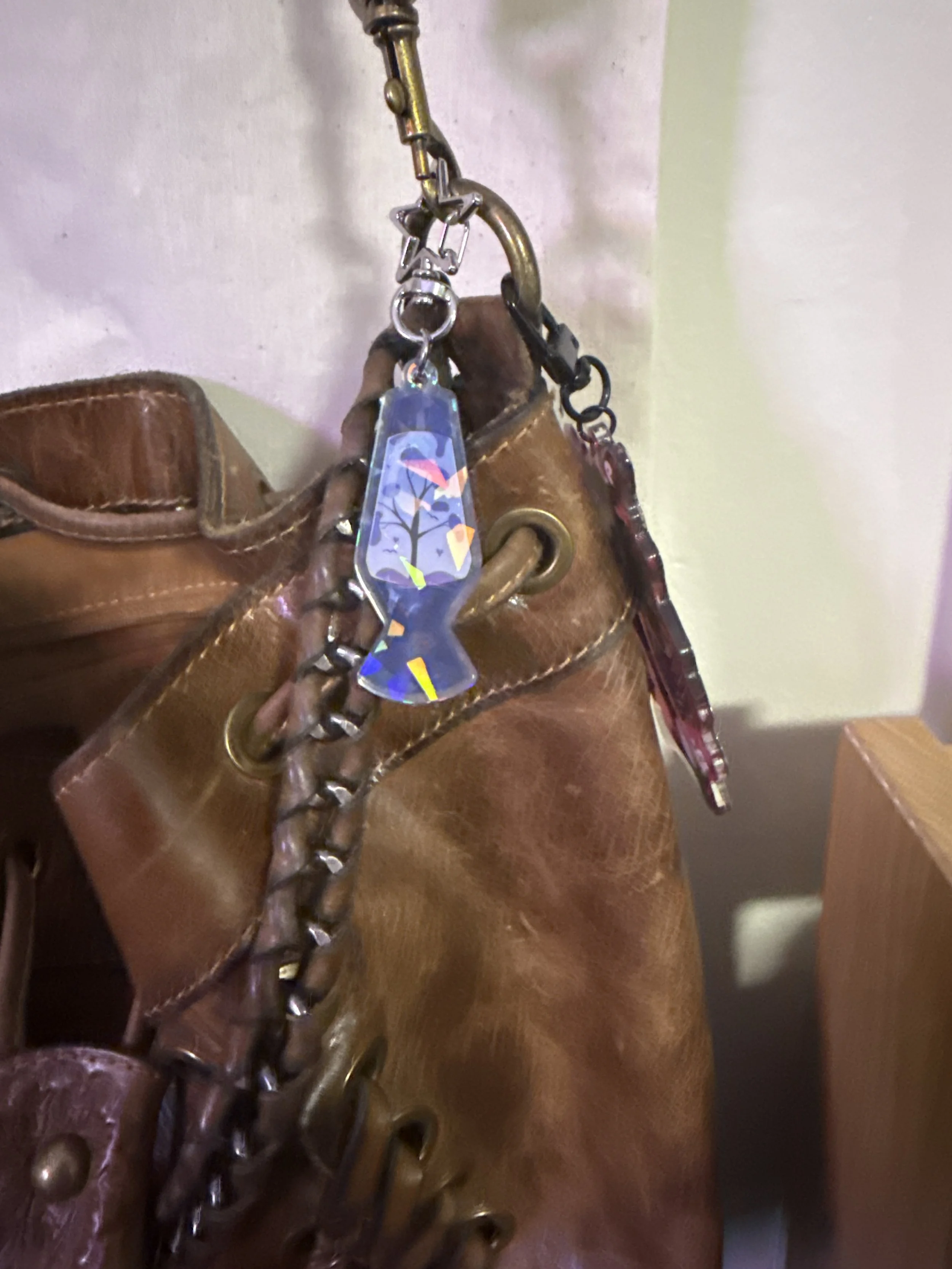 SPRING LAVA LAMP - KEYCHAIN