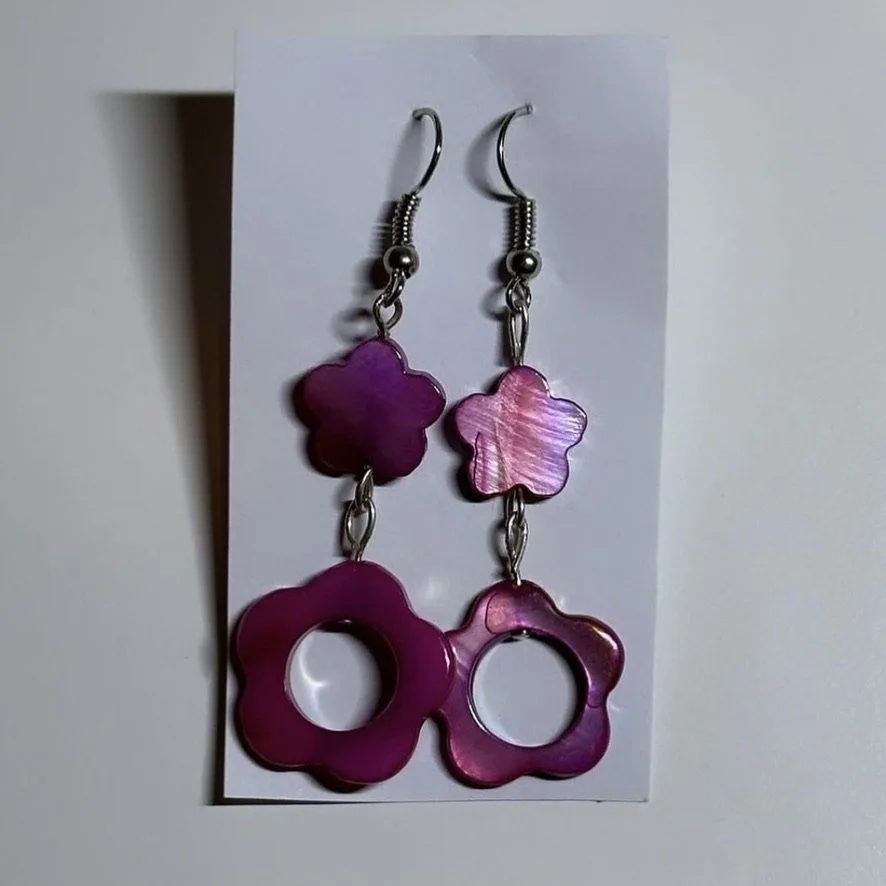 COLOR SHIFTING FLOWER EARRINGS