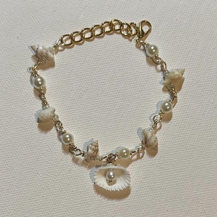Seashell bracelet.jpg
