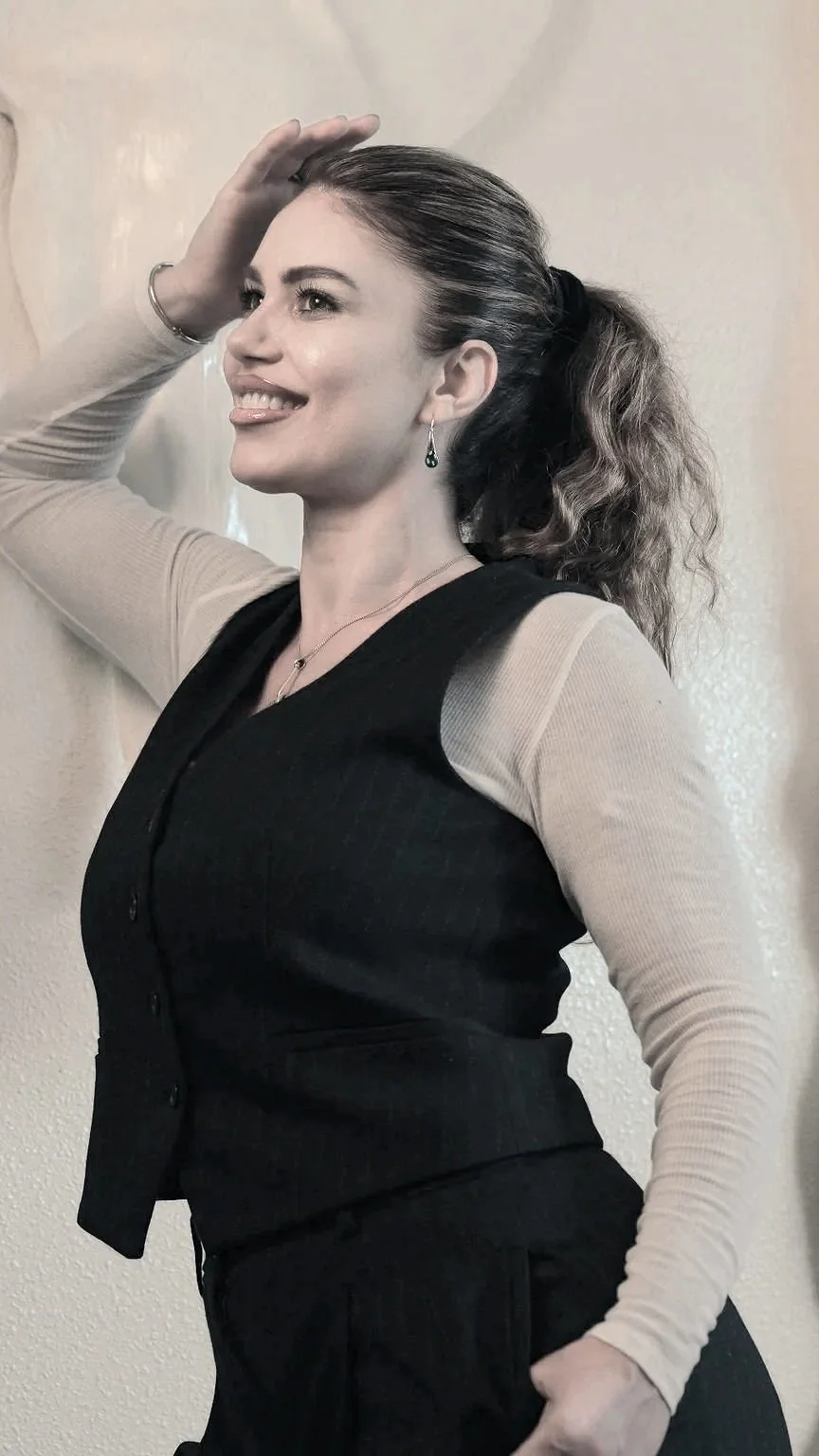 I don’t follow trends—I follow instinct.
My work is not created to decorate, but to transform the way a space is experienced.