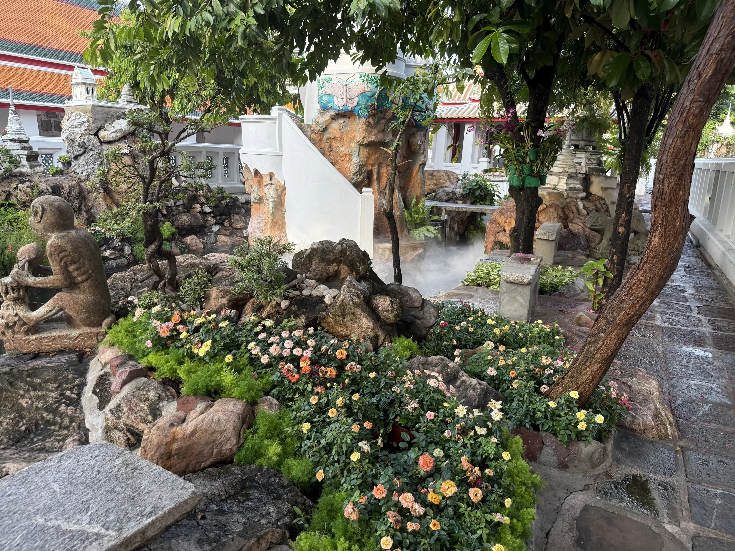 wat arun garden.jpg