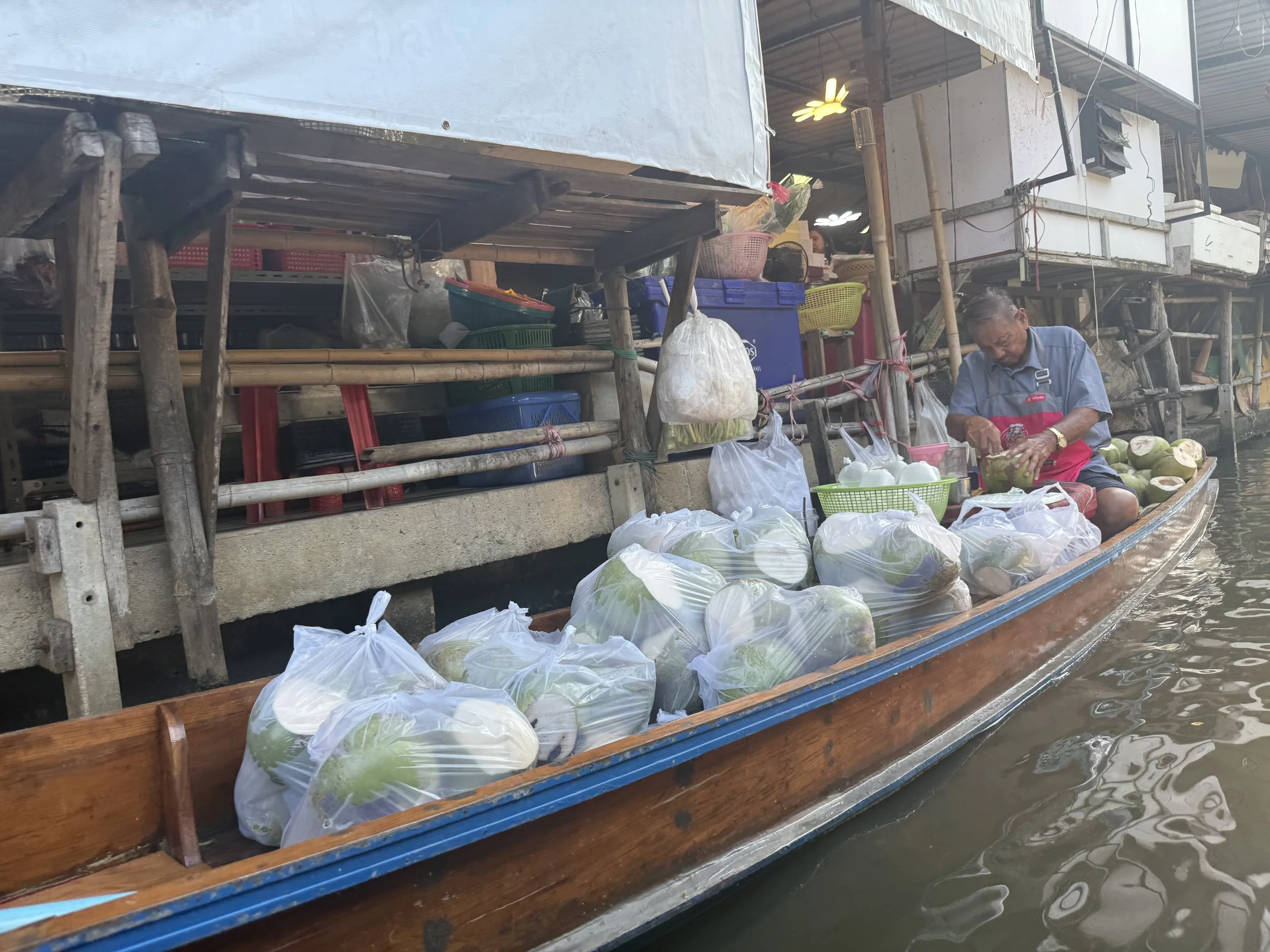 Floating market 2.jpg