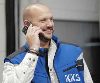 Alexander Elzig, KKS Elektroservice, KKS Group, telefoniert, Geschäftsleiter