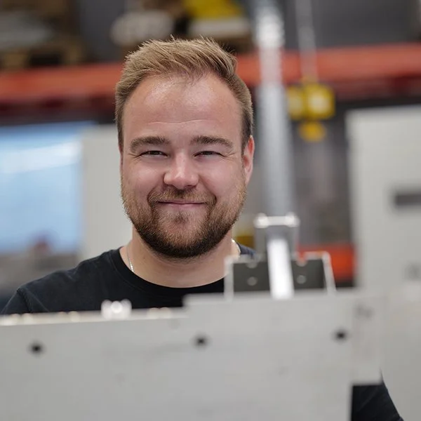 Elektroniker, lachend, KKS Elektroservice, KKS Group, Ratingen, Düsseldorf