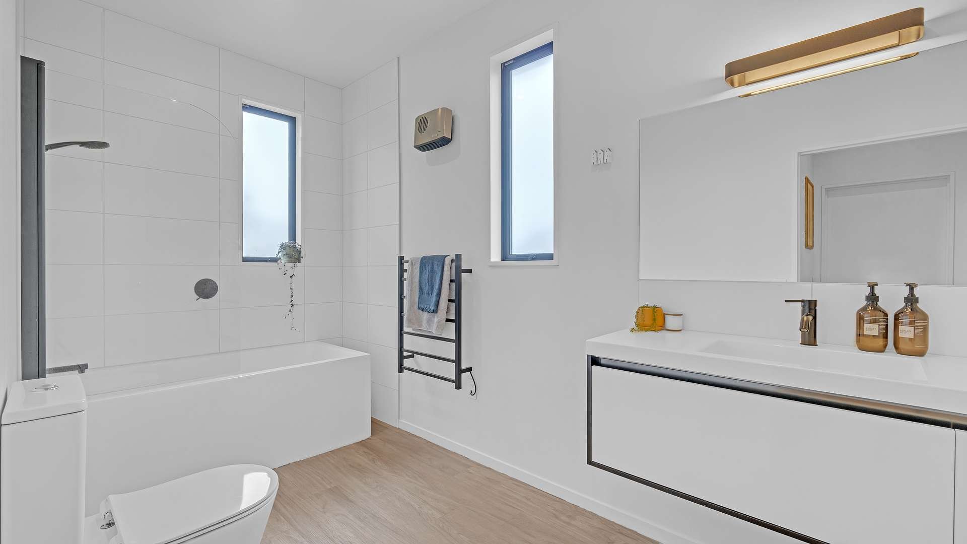 Main bathroom