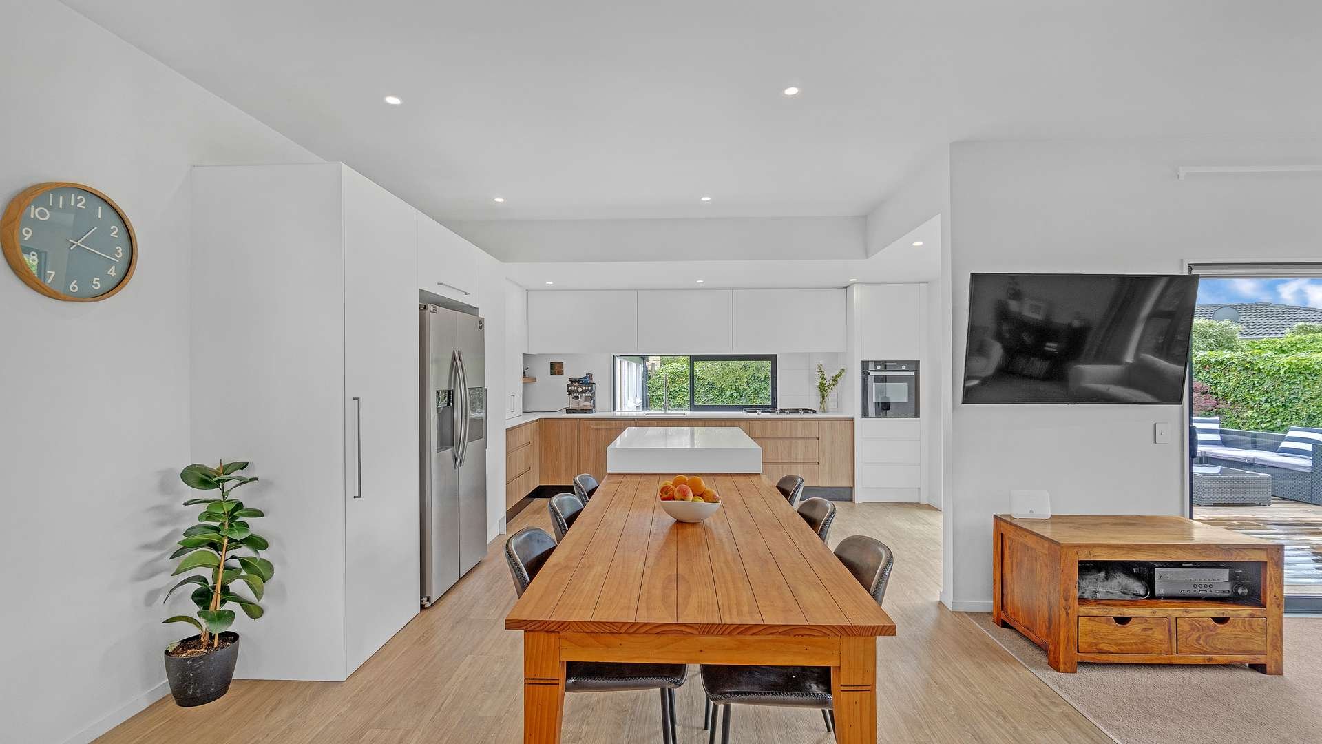 New kitchen and dining space