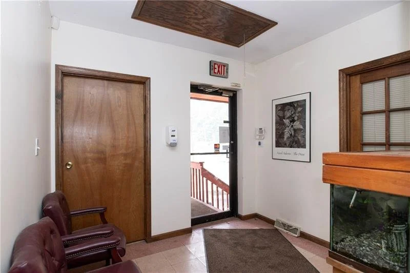 1641 Saw Mill Run Blvd 10.jpg
