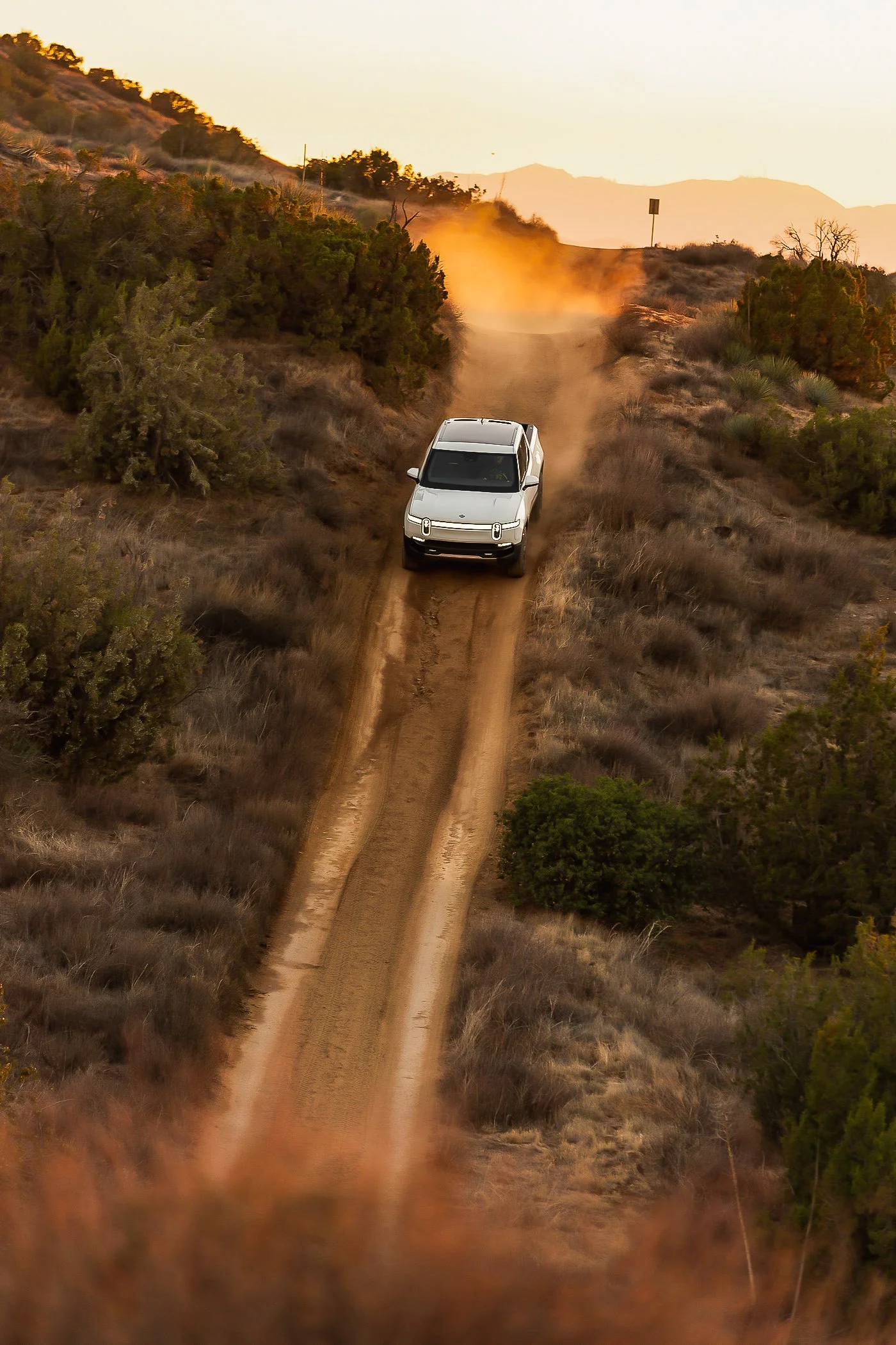 auto-rivian-zoe_rain_los_angeles_photographer-31.jpg