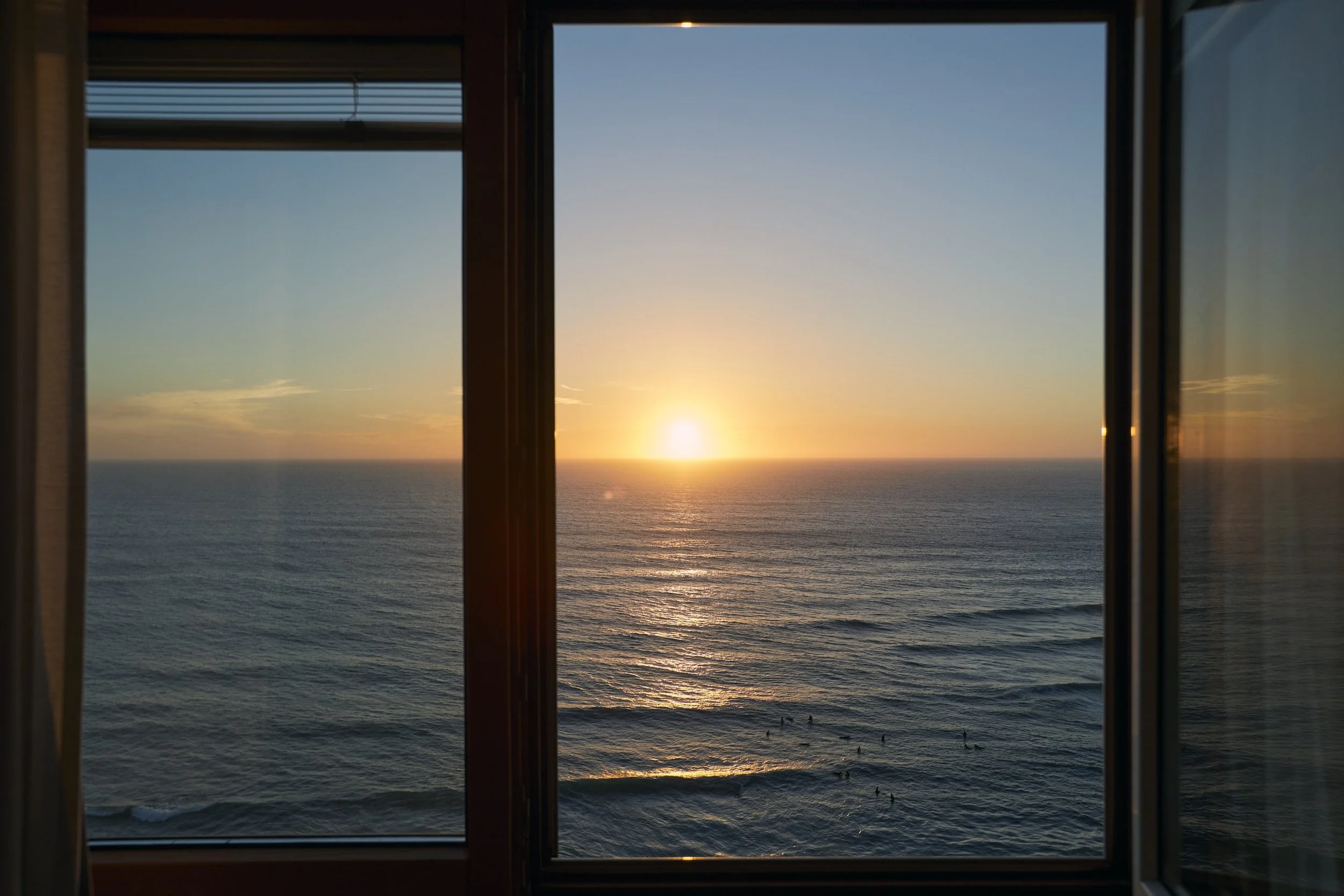 05_Daria-Huxley_Sunset surf.jpeg