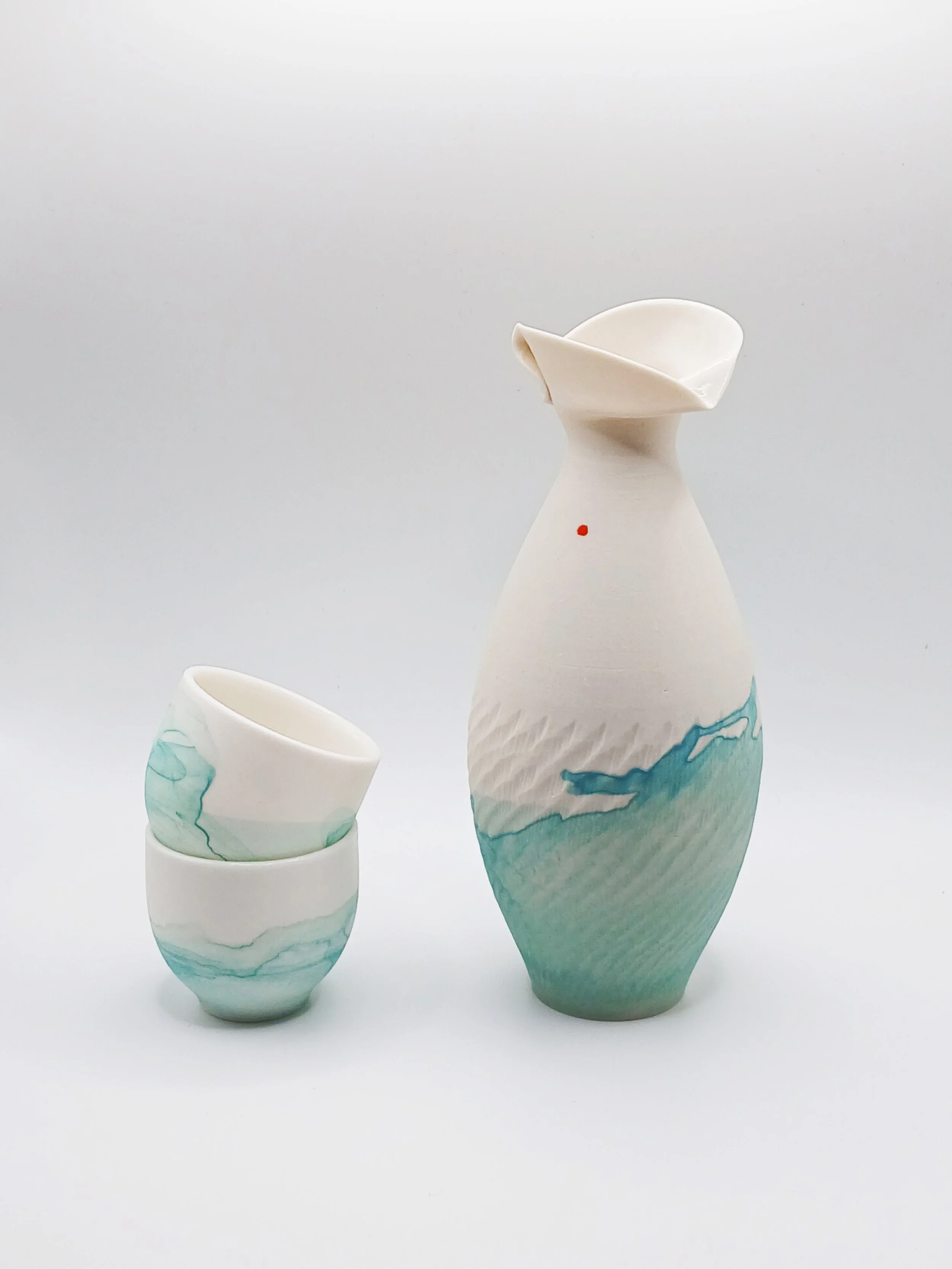Vancouver Breeze – Handcrafted Porcelain Sake Set