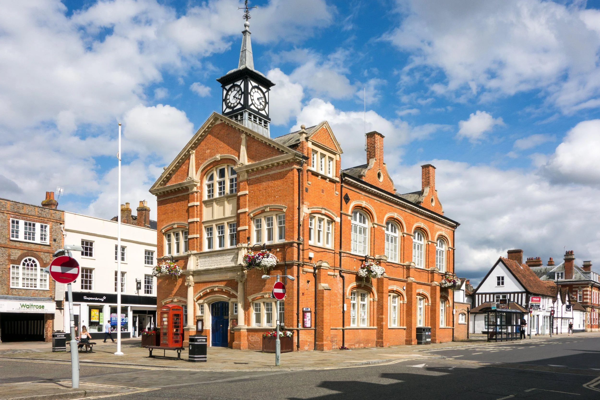 Thame first for Teleauora’s gigabit 5G rollout to underserved UK communities