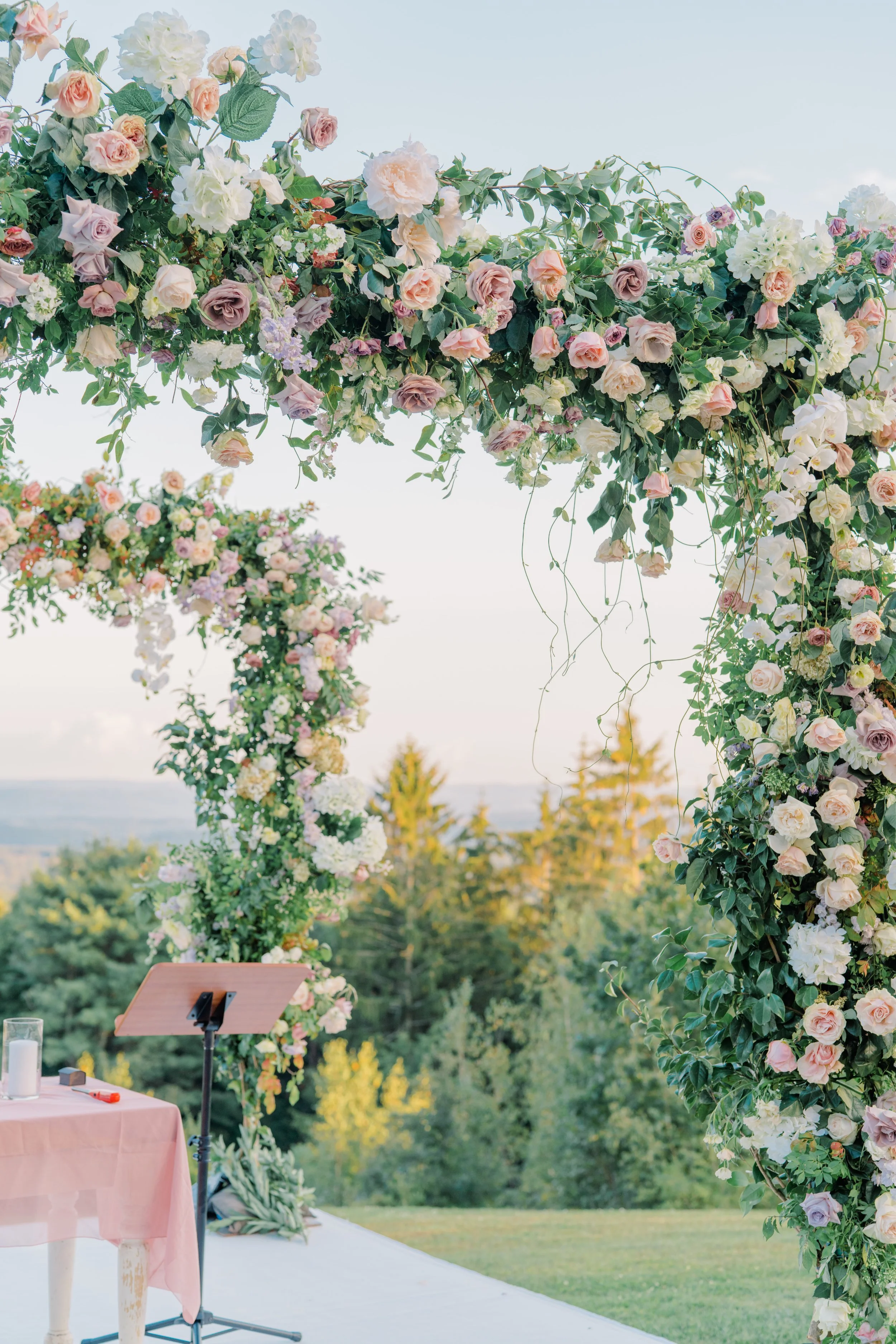 EmilyBearWeddingPreviews_LFP139.jpg