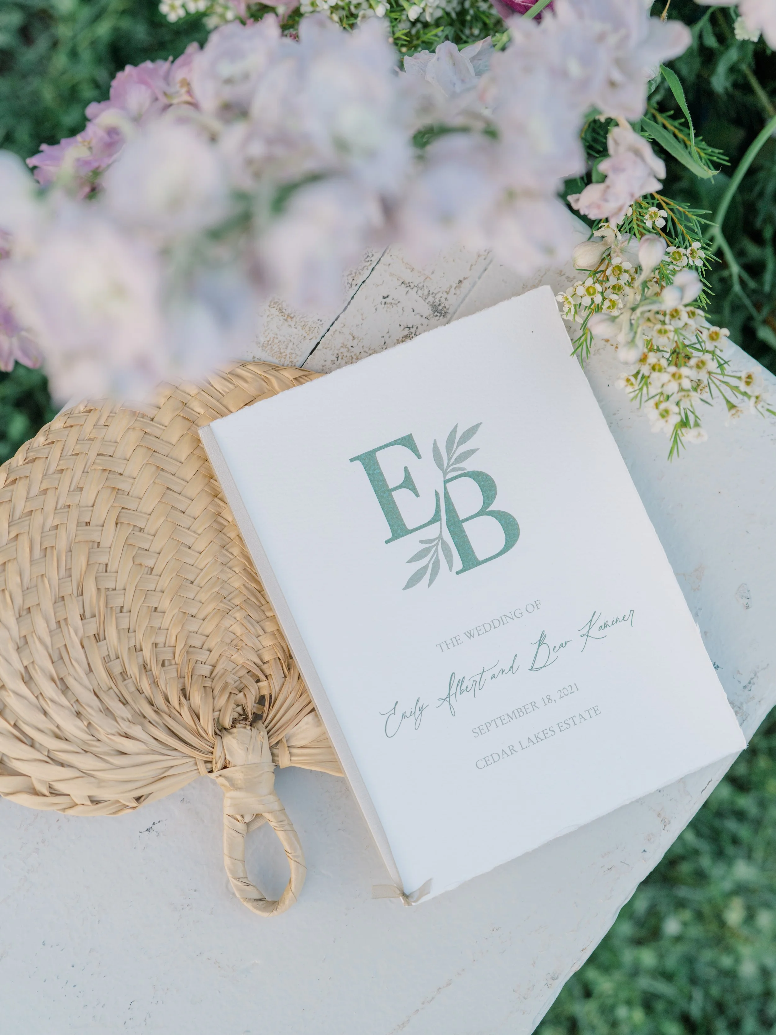 EmilyBearWeddingPreviews_LFP138.jpg