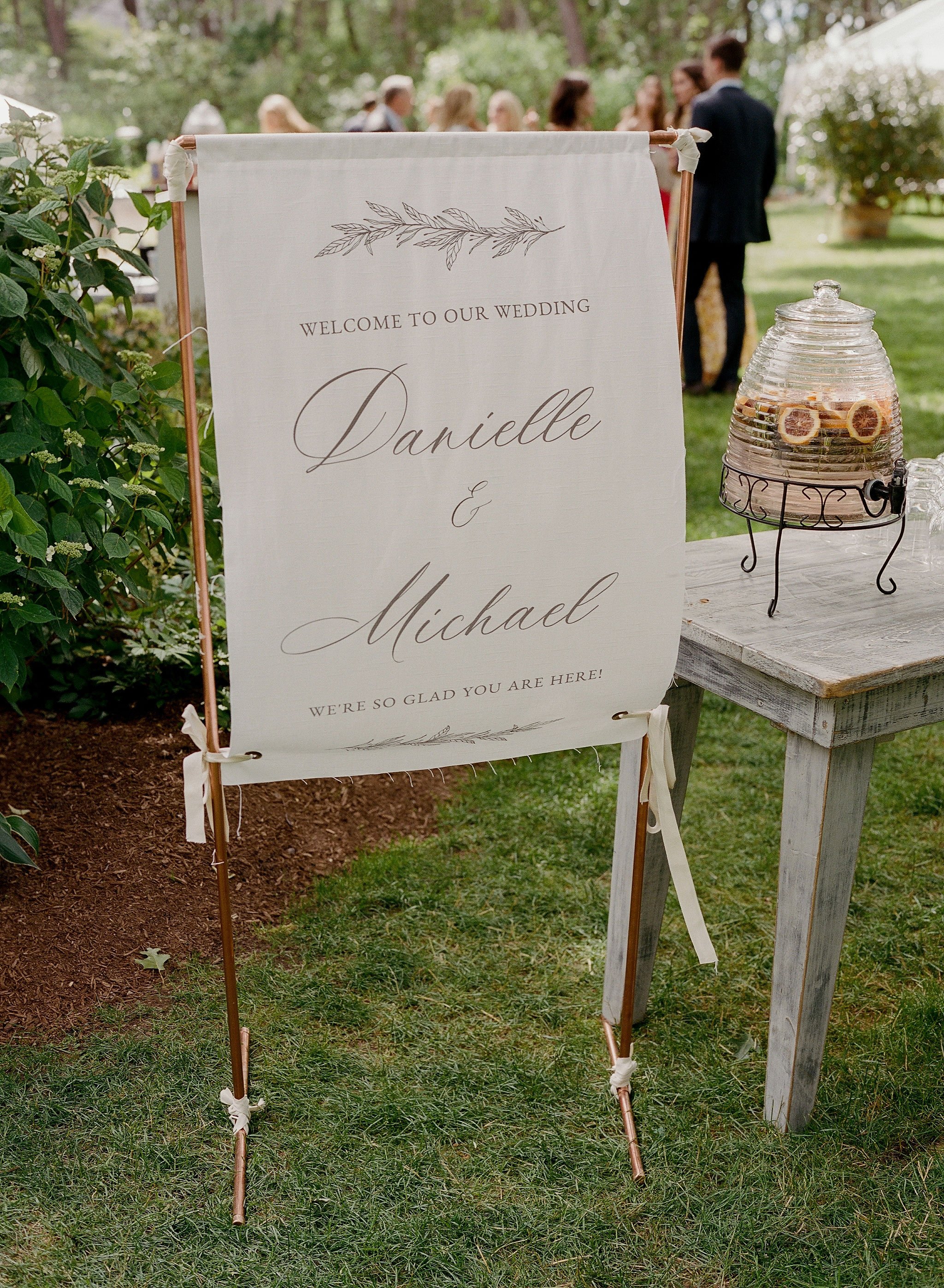 danielle_michael_welcome sign.jpg
