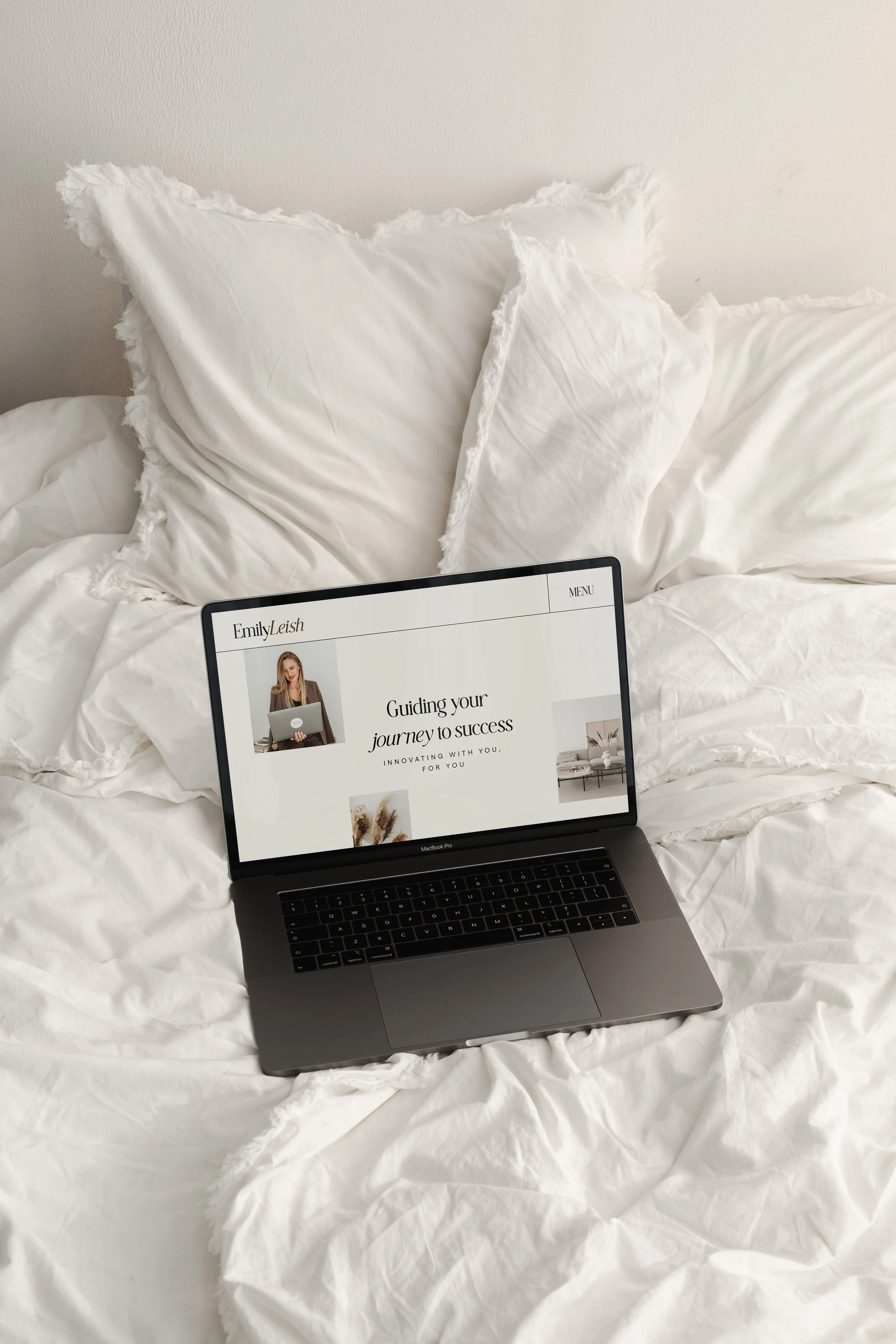 kaboompics_working-with-a-laptop-in-bed-white-cotton-bedding-mockup-2.jpg
