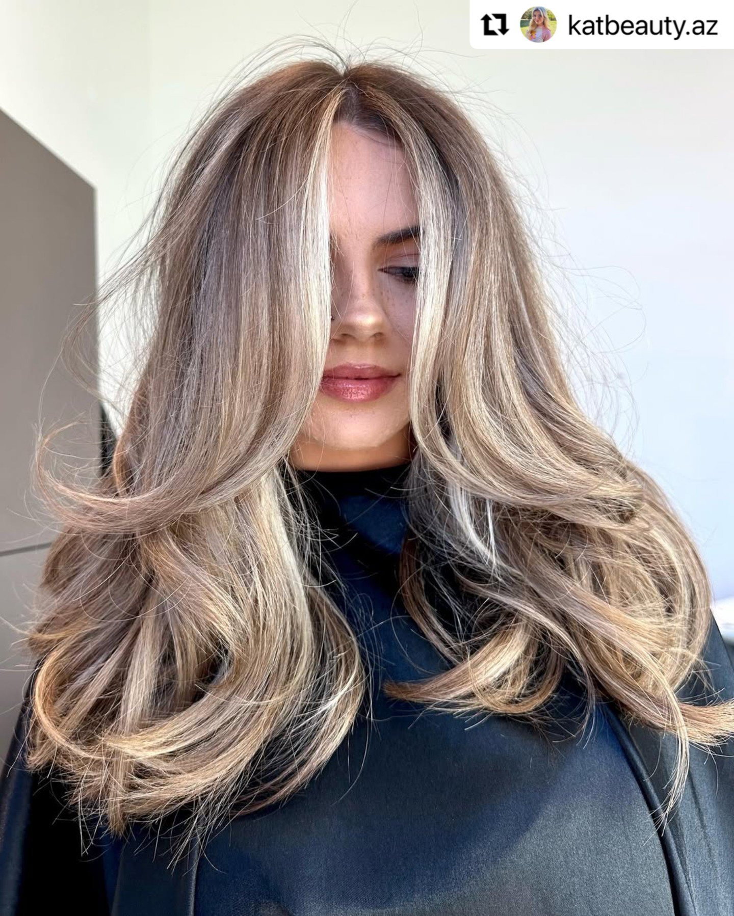 Not to brag buuut... we've got THE best hair artists in #AZ under one proverbial roof! Like seriously, this before & afters by @katbeauty.az makes us gasp.
#AZHair #BeautyDistrict