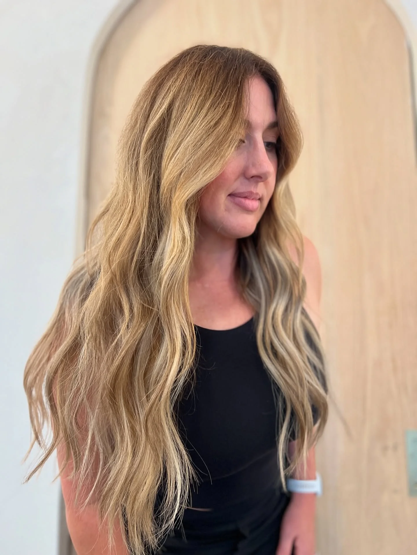 Isn&rsquo;t she lovely! 

#extensions #hairextension #hairextensionspecialist #hairextensionsalon #handtiedweft #handtiedhairextensions #customhair #treatyourselfwell #lifestyle #selfcare