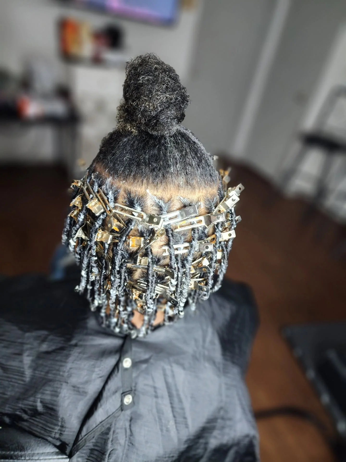 #dozendesigns #dfwhairstylist #dallashairstylist #arlingtonhairstylist #starterlocs