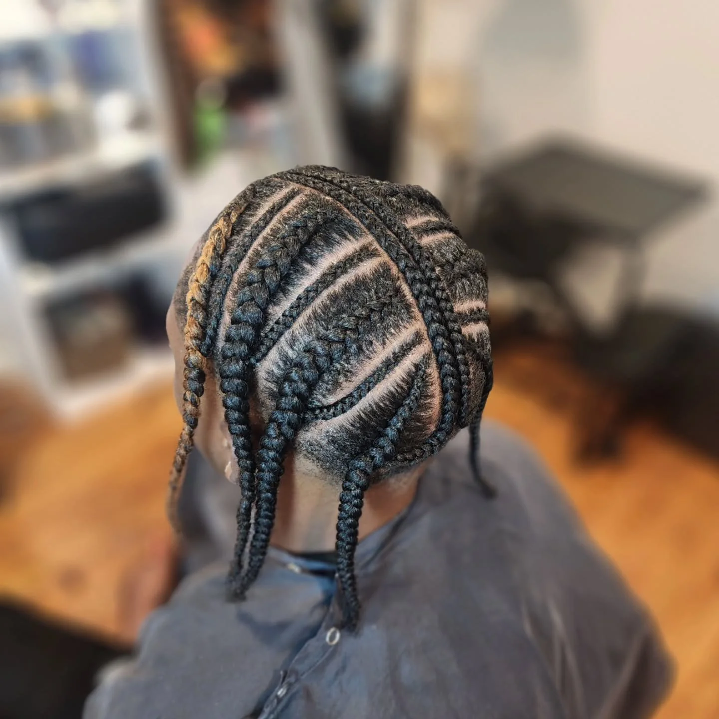 #dozendesigns #dfwhairstylist #femalebarber #mensbraids #arlingtonhairstylist