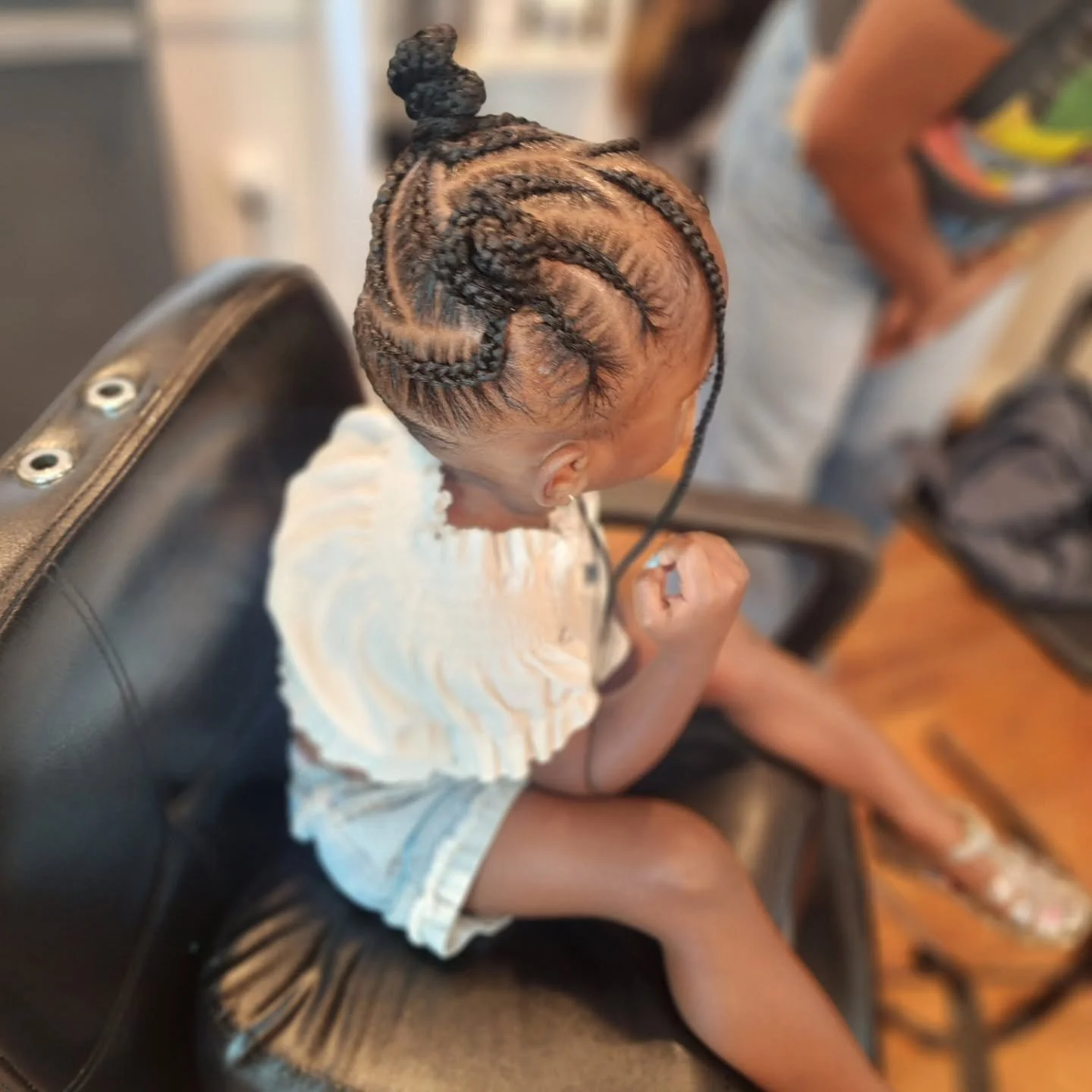 #dozendesigns #dfwhairstylist #athomesalon #kidsbraids #kidshairstyles