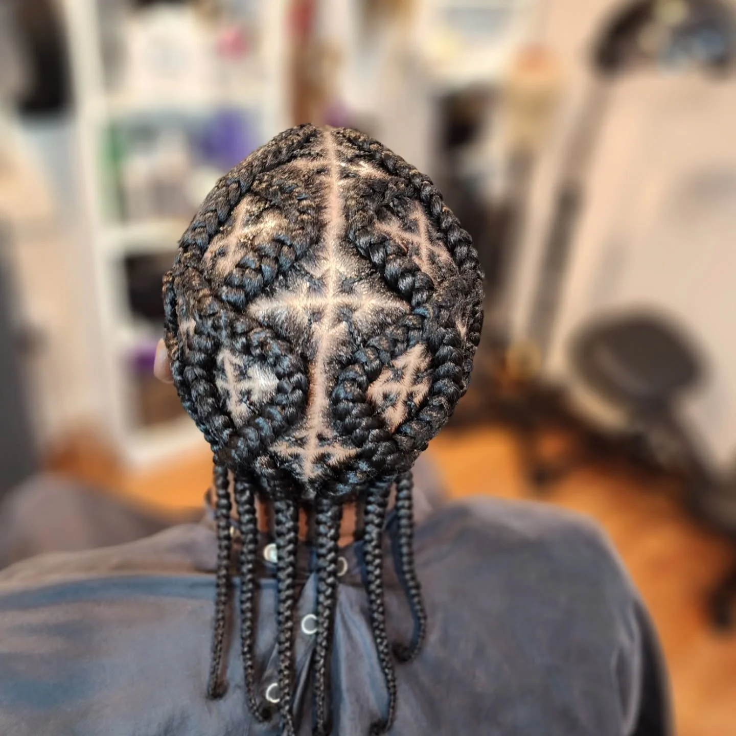#dozendesigns #dfwhairstylist #femalebarber #mensbraids #menscutwithbraids