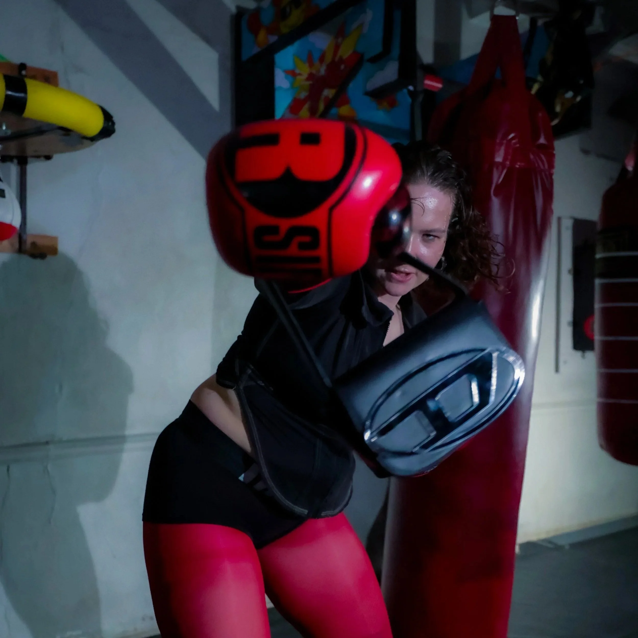 DEISEL GIRLS DONT SIT PRETTY