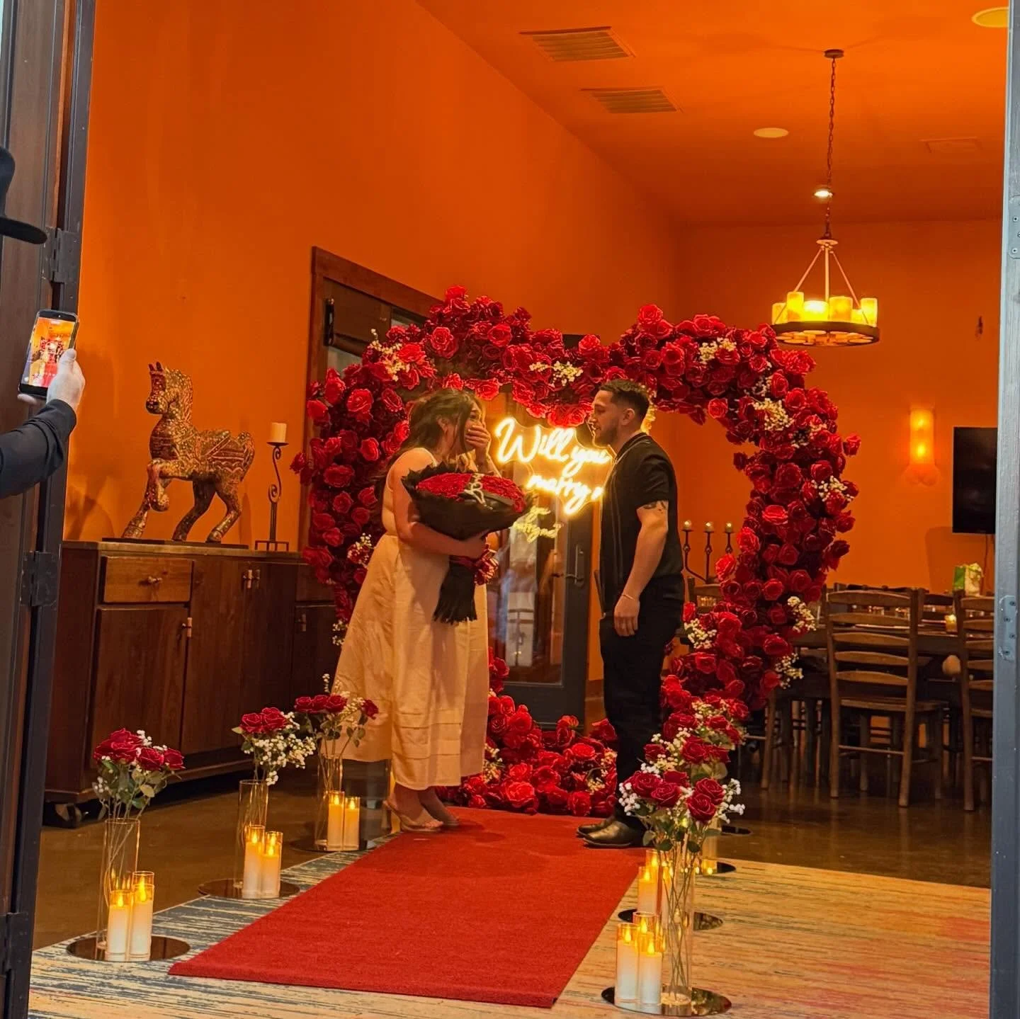 more moments from the special &ldquo;yes&rdquo; day! 🌹✨
What a sweet way to begin the week 🥹 💍 

#proposal #tricitieswa #shesaidyes💍❤️ #richlandwashington