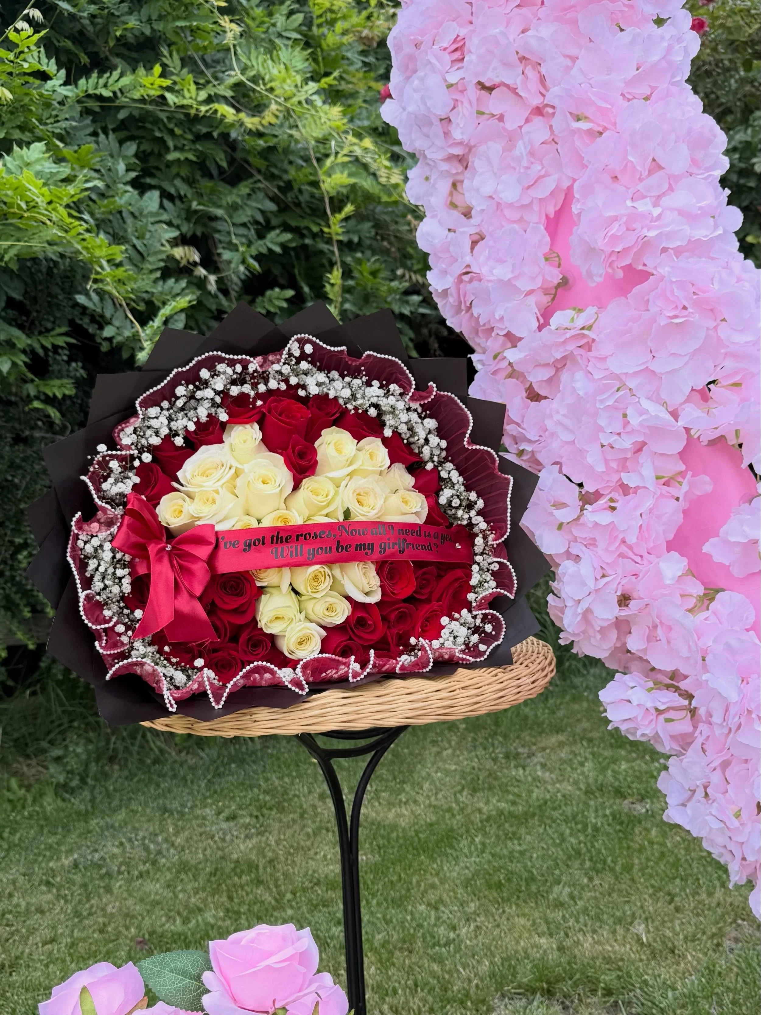 Can we take a moment for these flowers?💐 ✨

One of our favorite details from this special setup. We loved creating this moment and couldn&rsquo;t be happier for this sweet couple. 💕